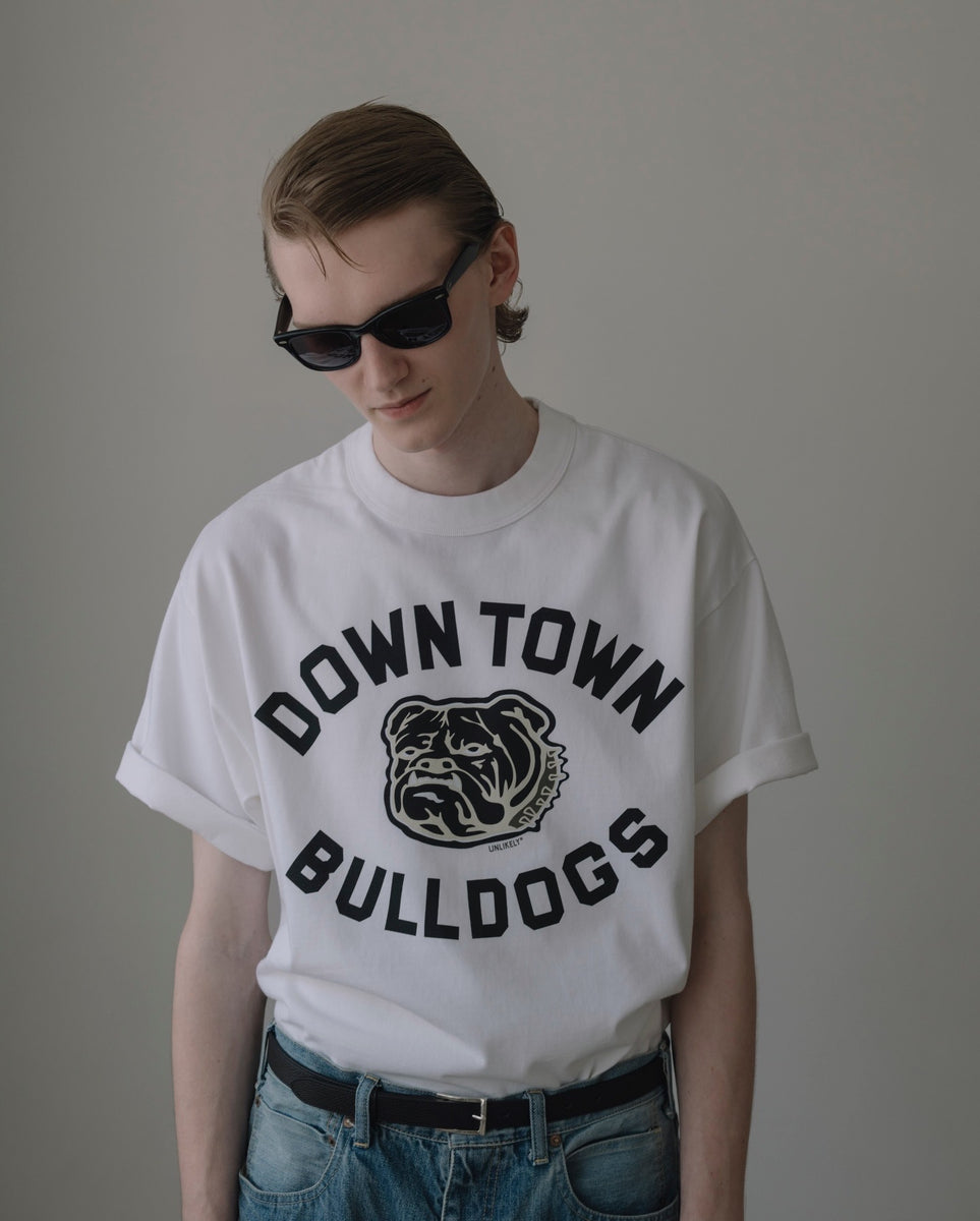 トップス Unlikely Authentic Graphic Tee BULLDOGS Unlikely UNLIKELY AUTHENTIC GRAPHIC TEE 