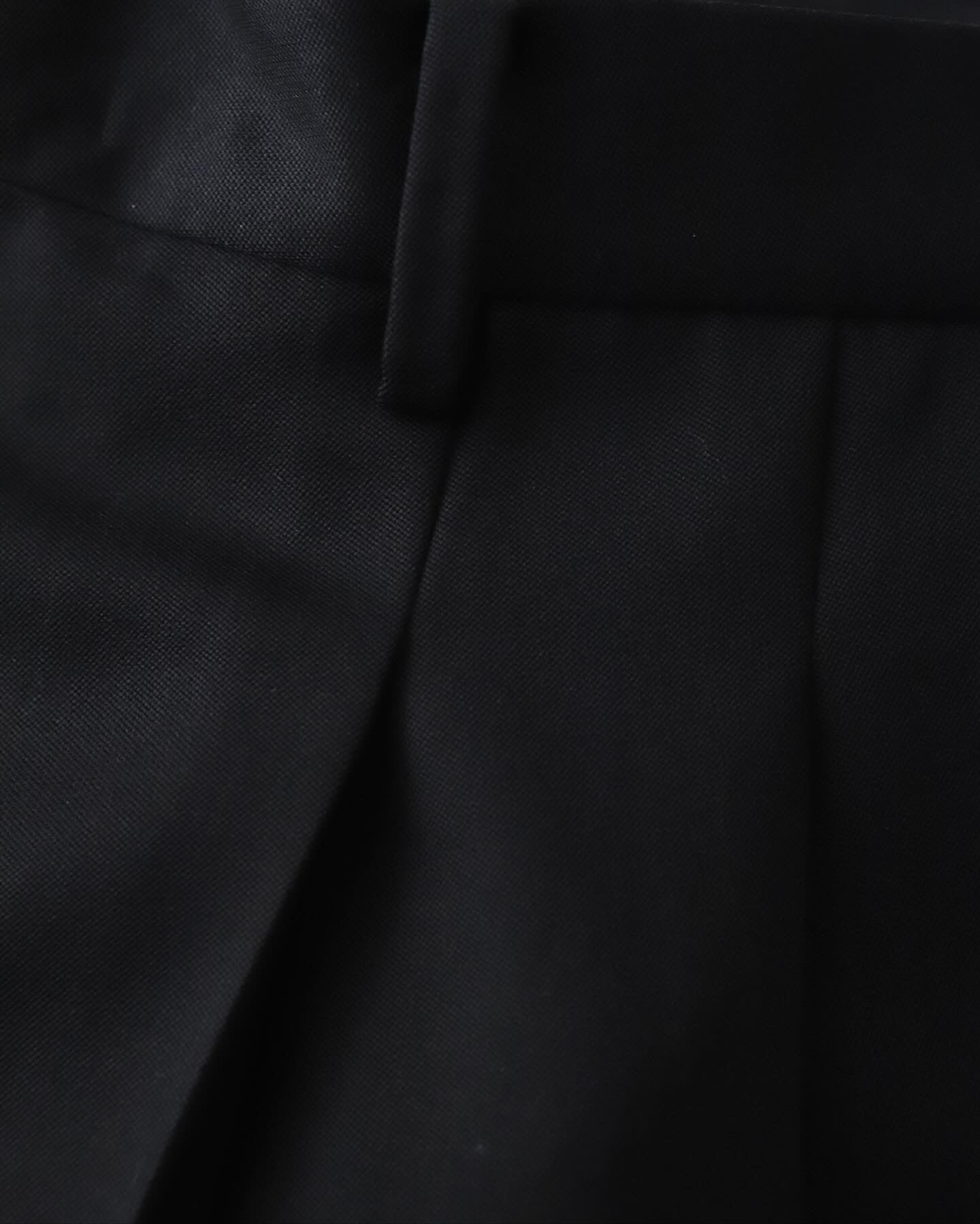 DORMEUIL / DOUBLE PLEATED SHORT TROUSERS