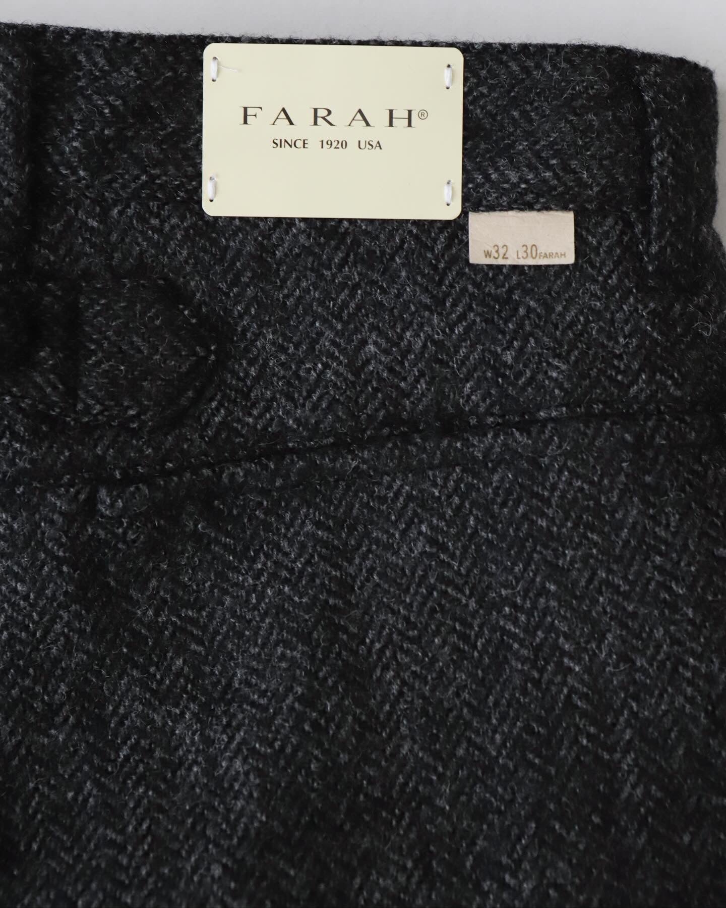 FARAH｜NO TUCK WIDE STRAIGHT PANTS