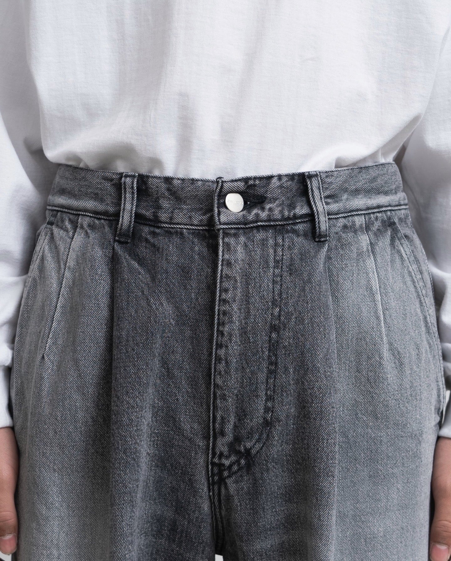 Graphpaper SELVAGE DENIM TWO TUCK PANTS – NCNR ONLINE STORE