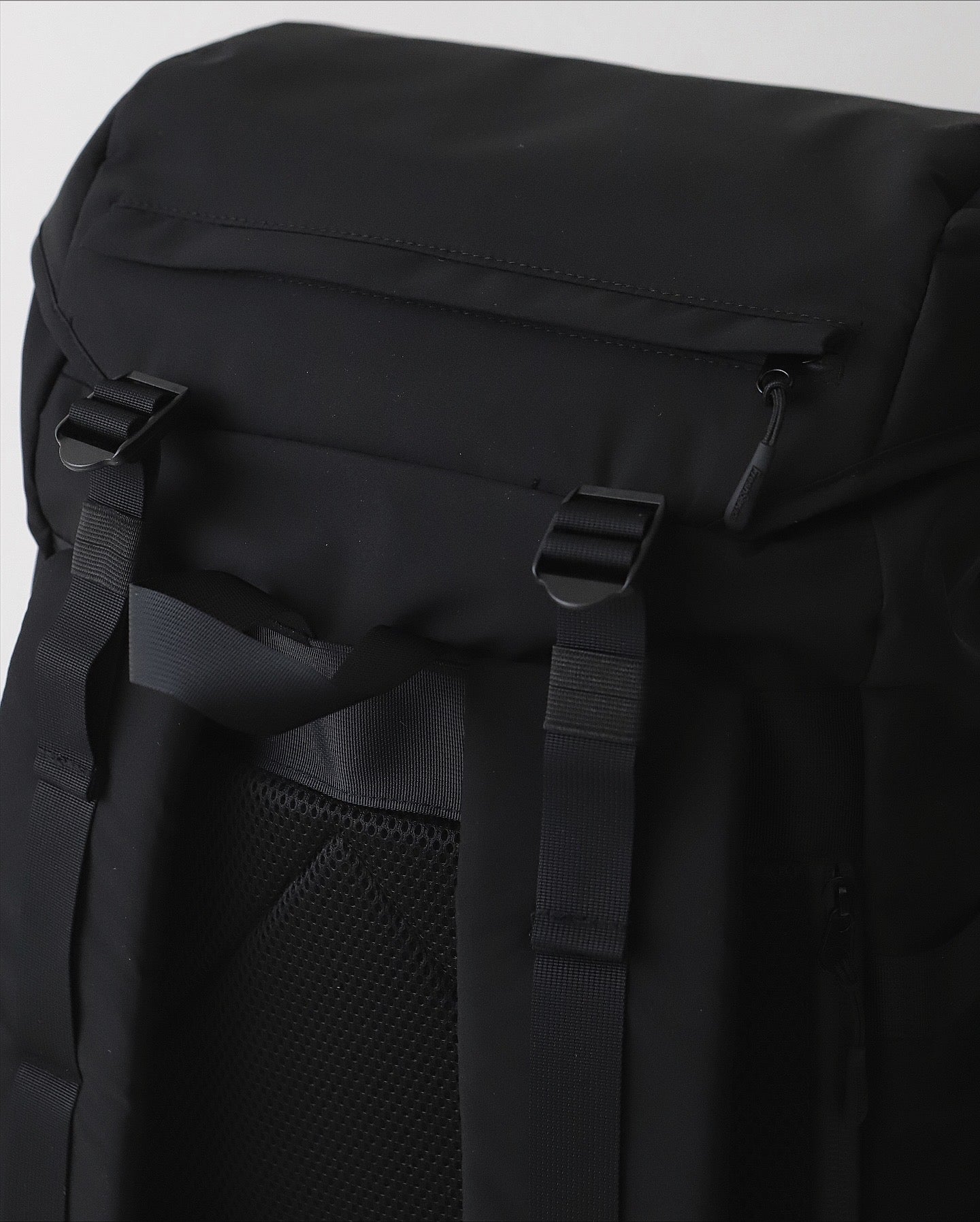 EXPEDITION BACKPACK