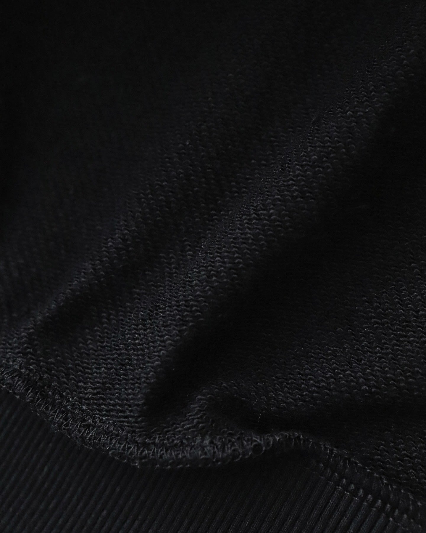 EMBROIDERY GRAPHIC HALF ZIP SWEATSHIRT “CLASSIC LOGO”
