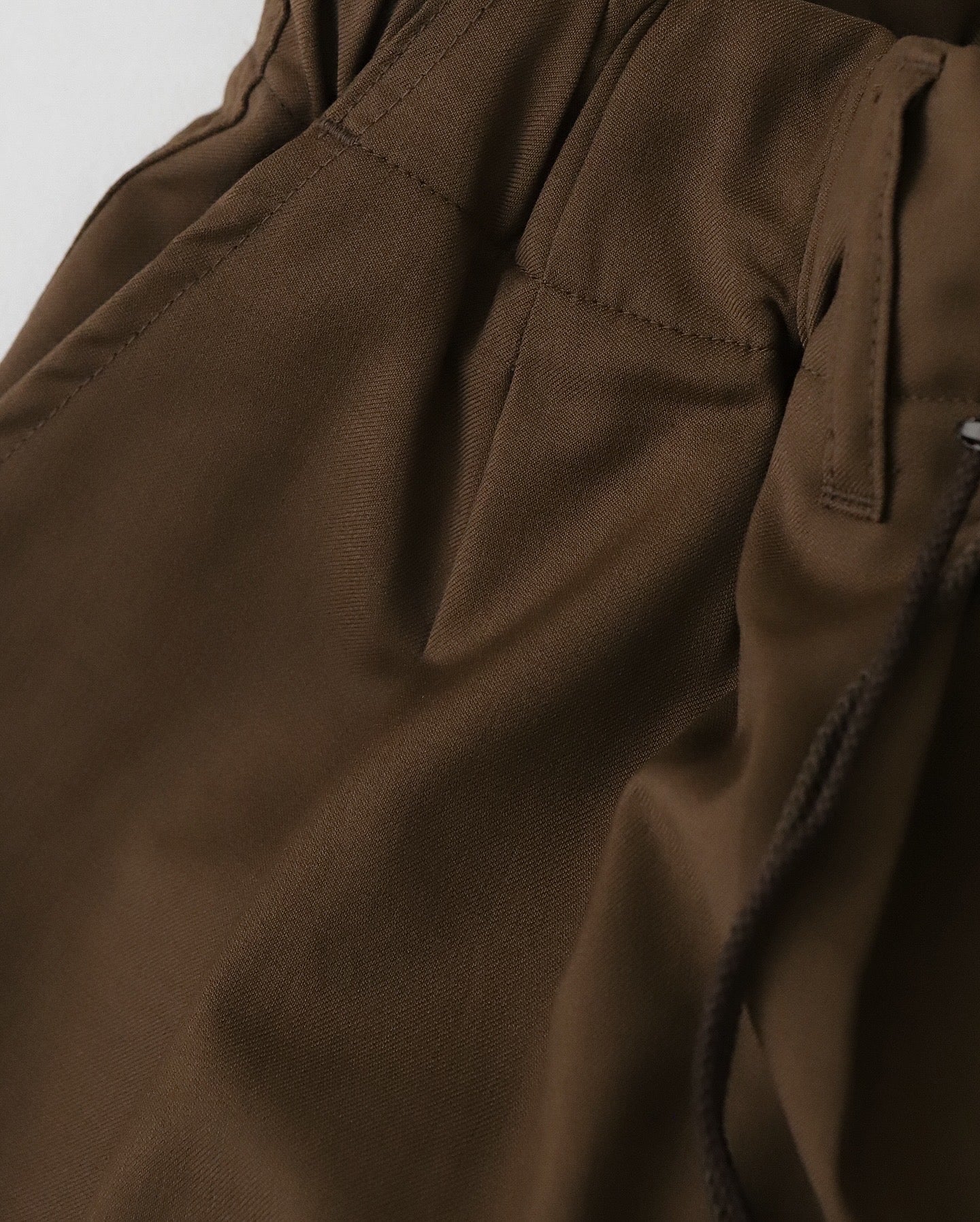 CIRCULAR SHORT PANTS BROWM TWILL