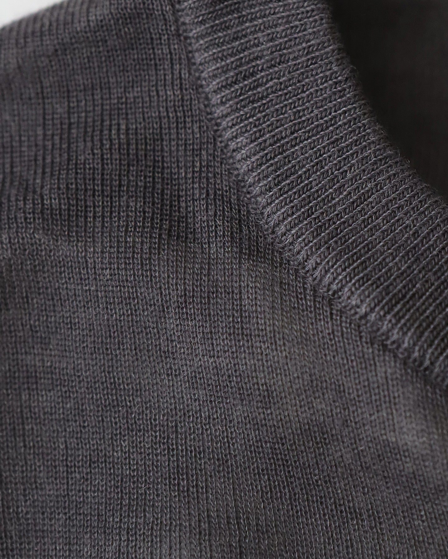 SILK BLENDED CIRCULAR RIB HENRYNECK SWEATER（WOMEN）