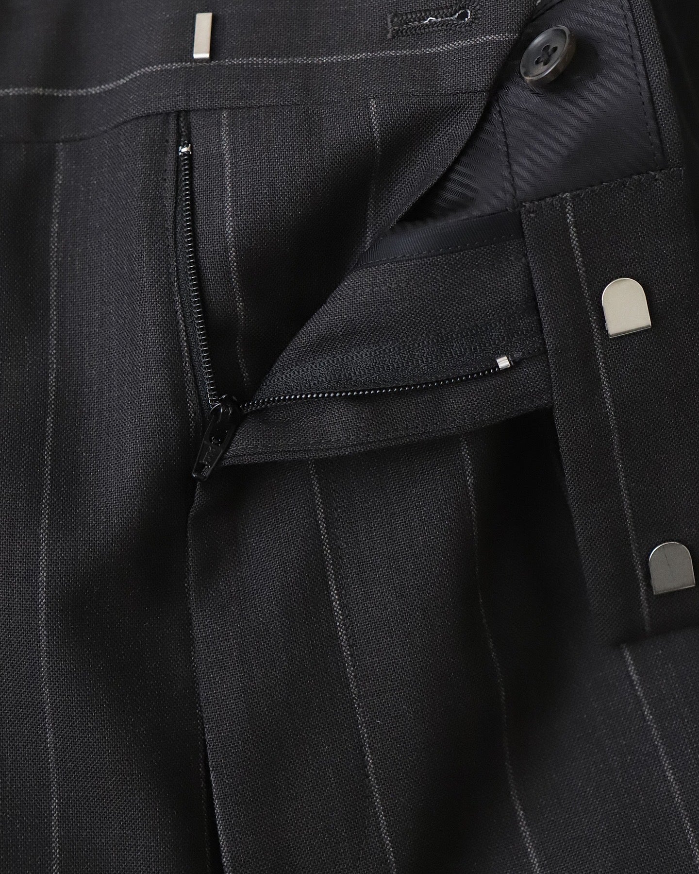 DOUBLE PLEATED SHORT TROUSERS / Ermenegildo Zegna