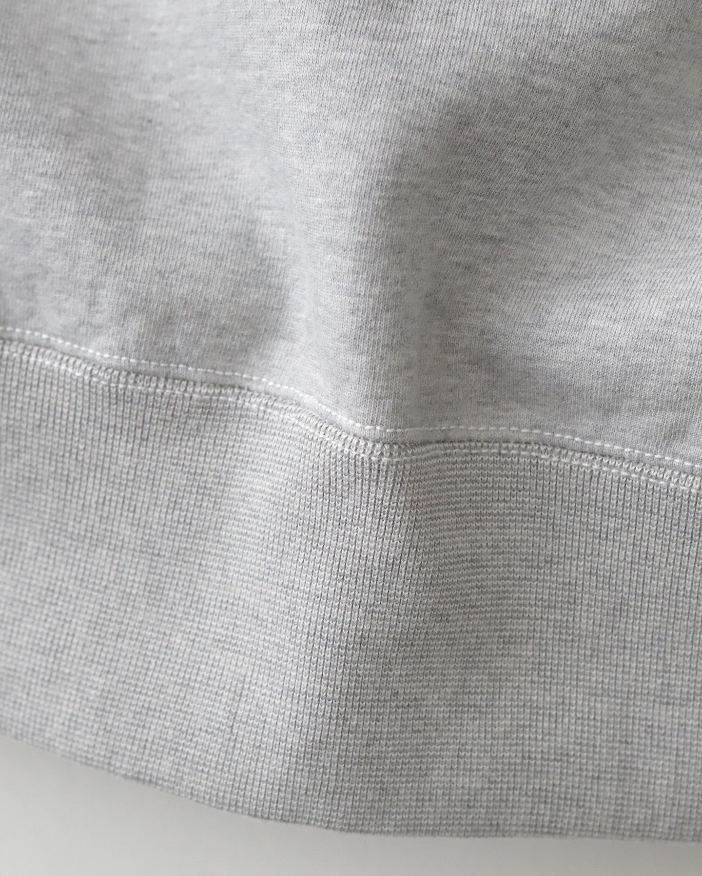 UNLIKELY SIMPLE SWEAT CREW "RESERVE"