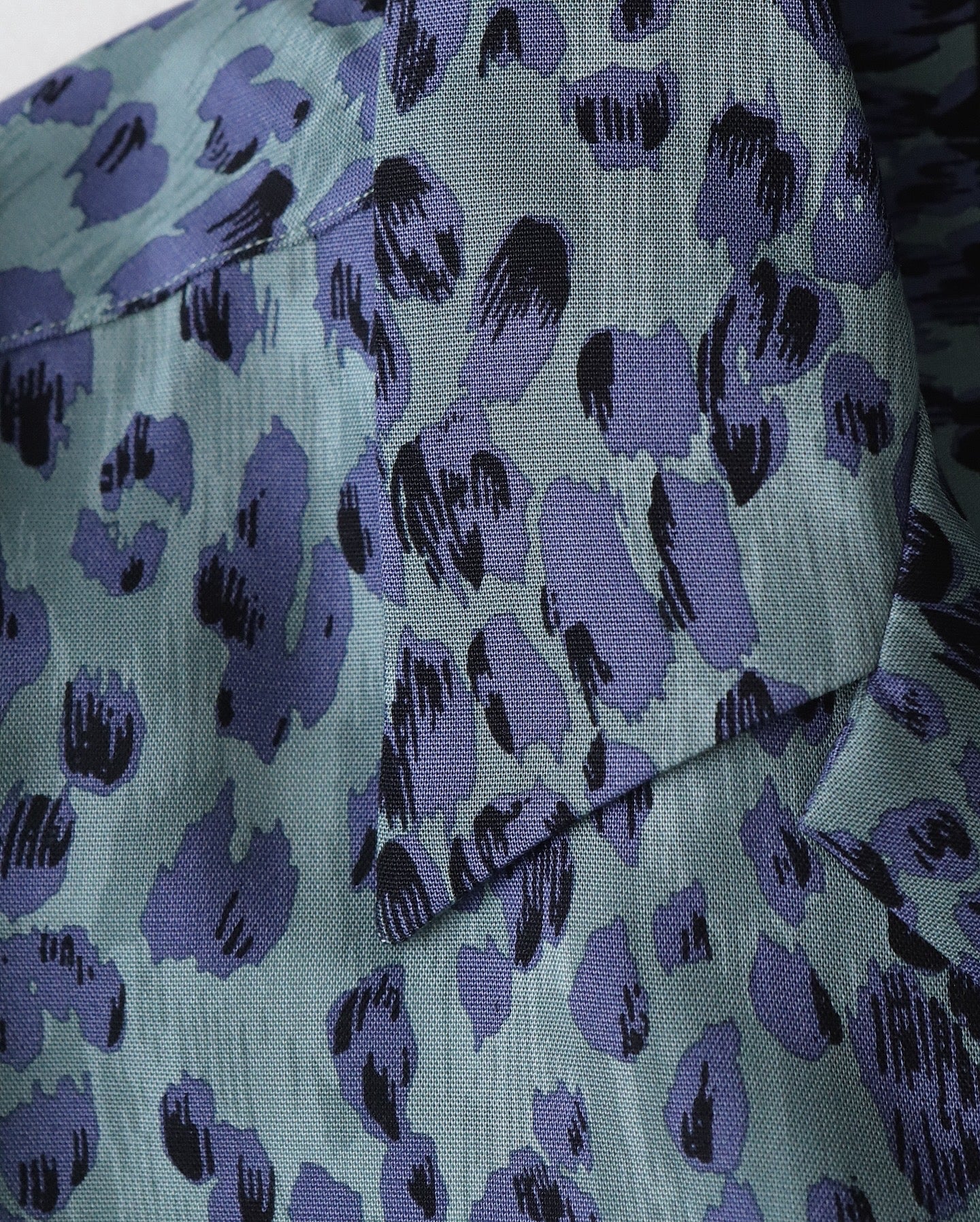 LEOPARD OPEN COLLAR SHIRT