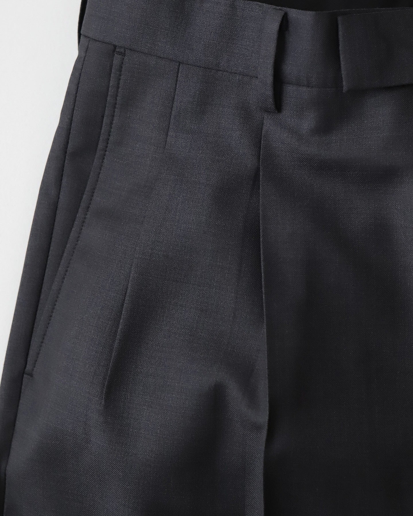 DOUBLE PLEATED SHORT TROUSERS / Ermenegildo Zegna