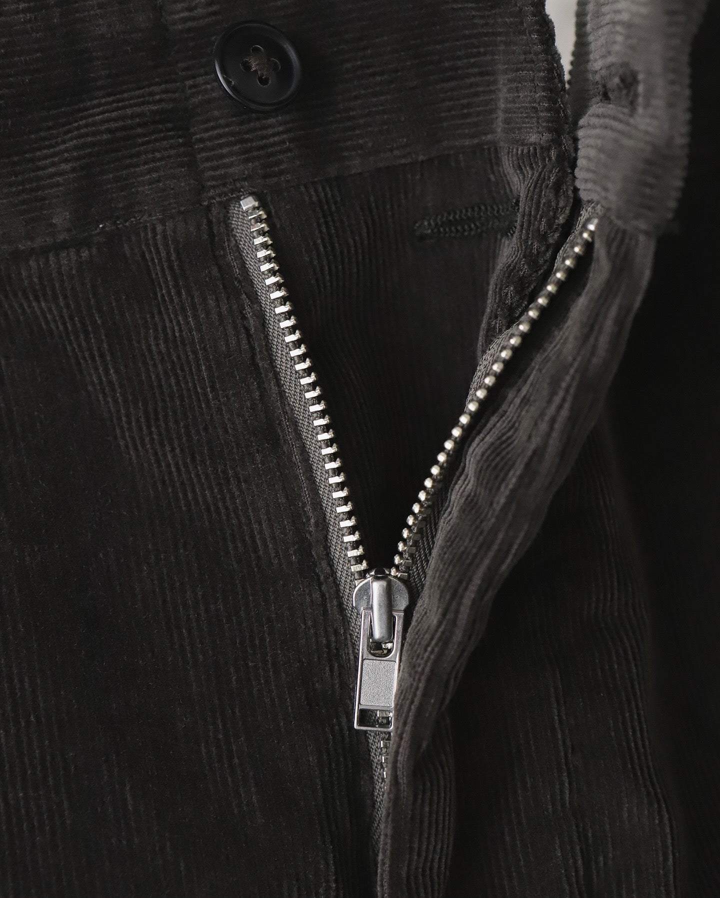 UNLIKELY CORDUROY 2P TROUSERS