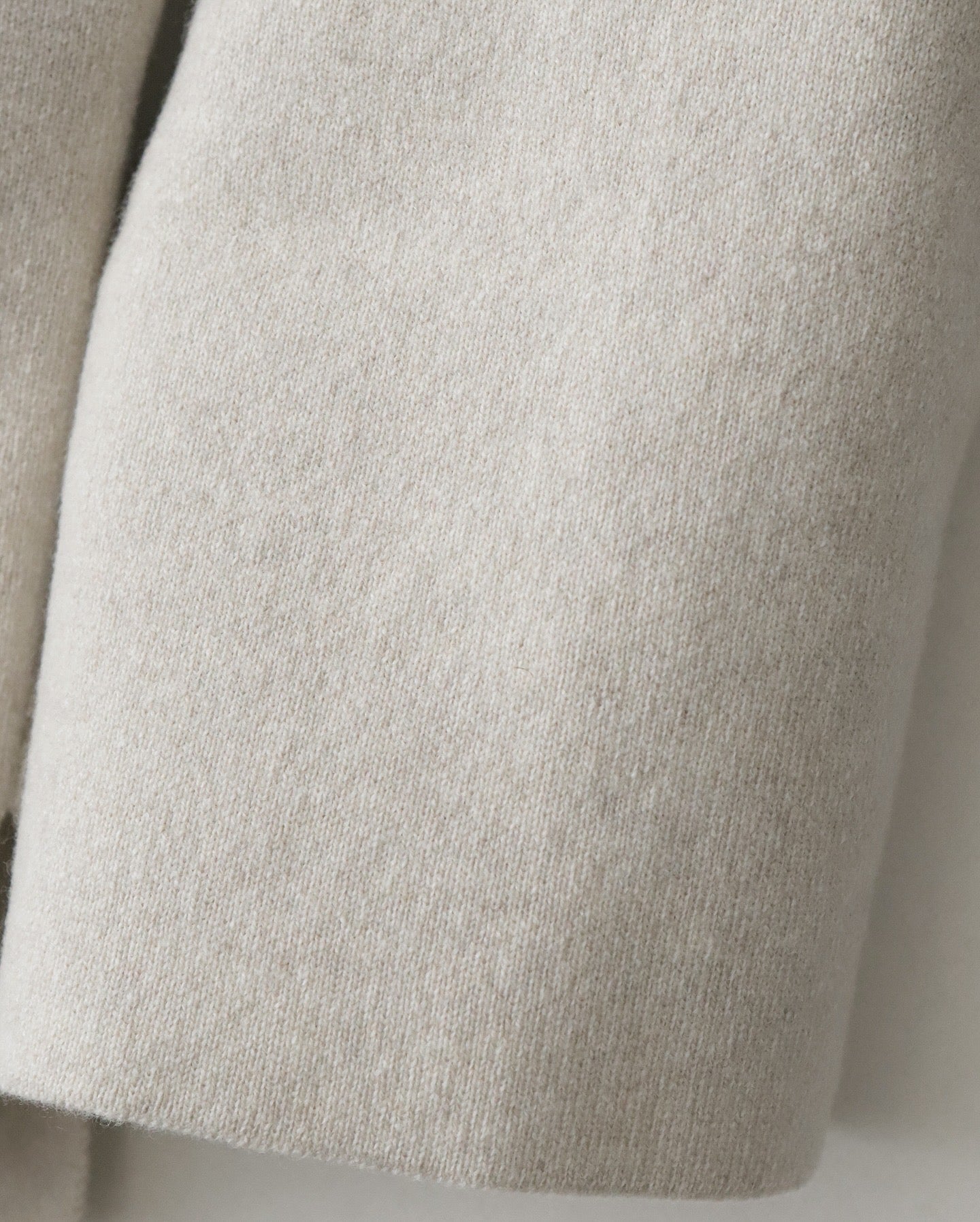 V-NECK CARDIGAN｜LAMS WOOL INTERLOCK KNITTED