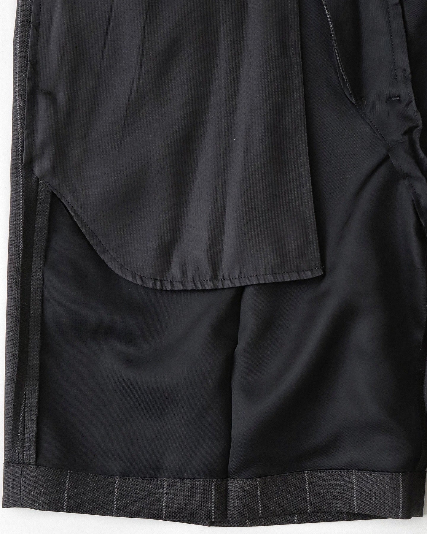 DOUBLE PLEATED SHORT TROUSERS / Ermenegildo Zegna