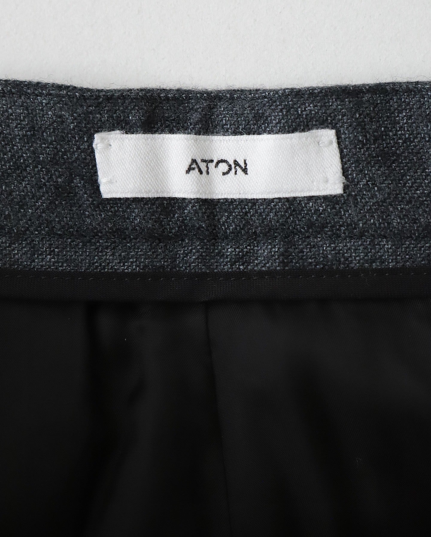 LINEN WOOL TWILL TUCKED EASY PANTS（WOMEN）