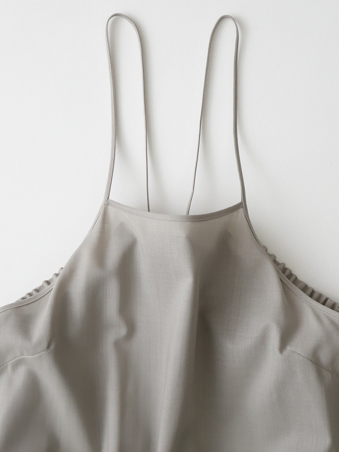 TECHNO WOOL TROPICAL SLIP DRESS（WOMEN）