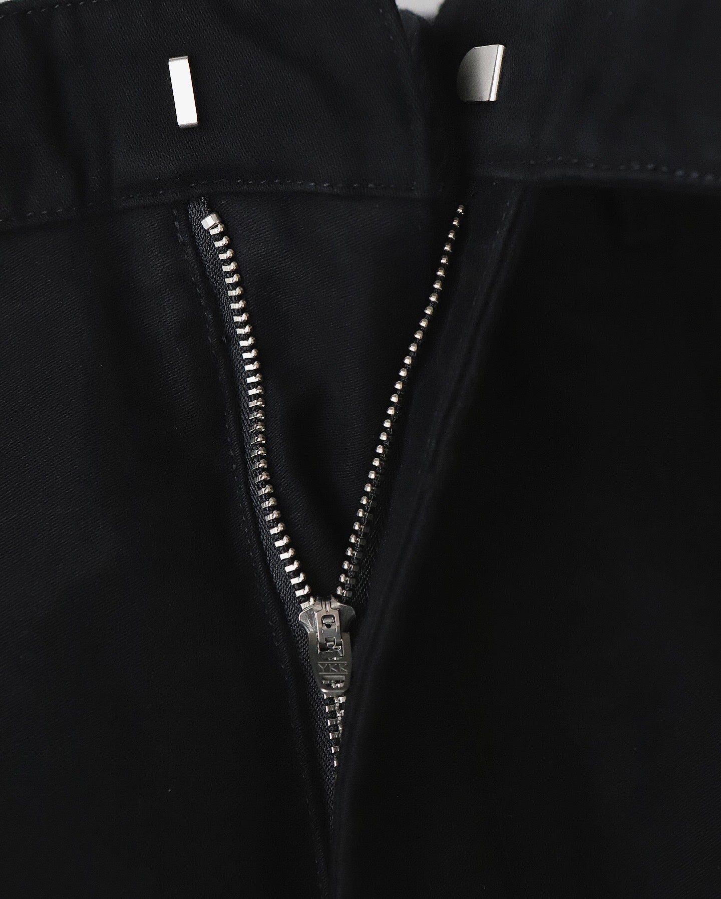 OUT TUCK WIDE TAPERED PANTS｜MOLESKIN