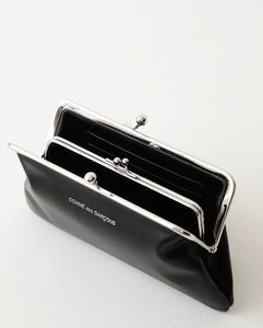 KISS CLASP MEDIUM