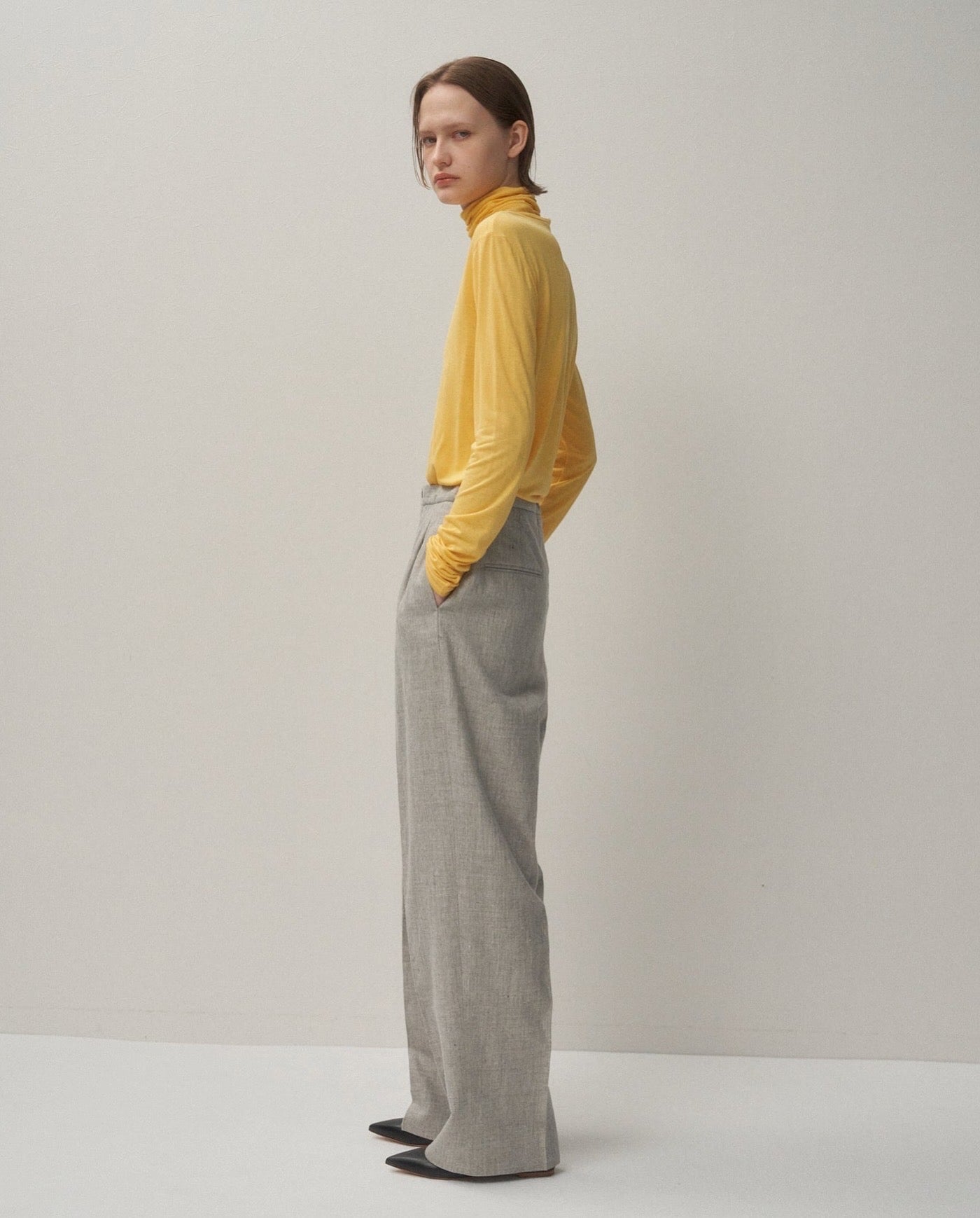 LINEN WOOL TWILL TUCKED EASY PANTS（WOMEN）