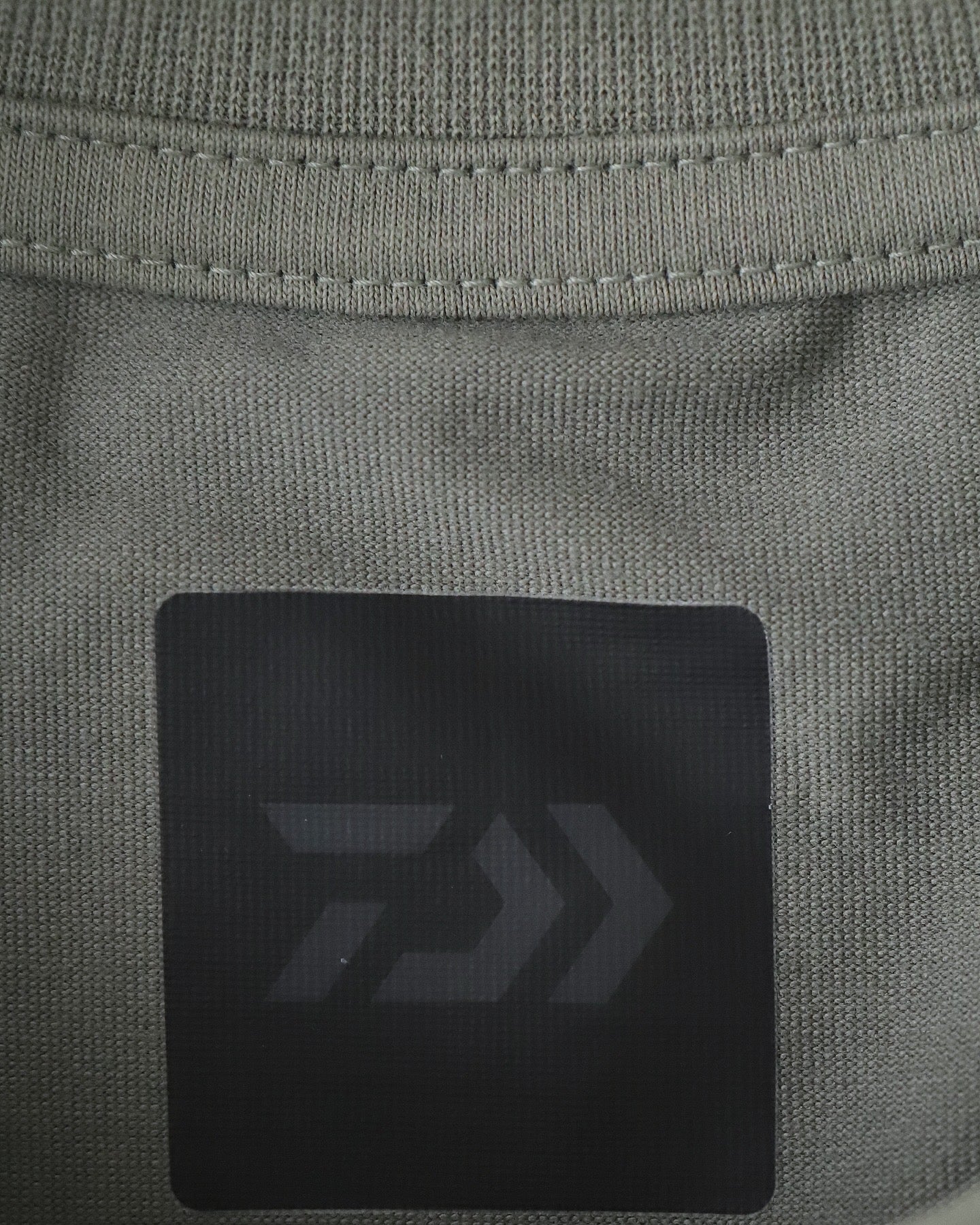 TECH DRAWSTRING L/S TEE
