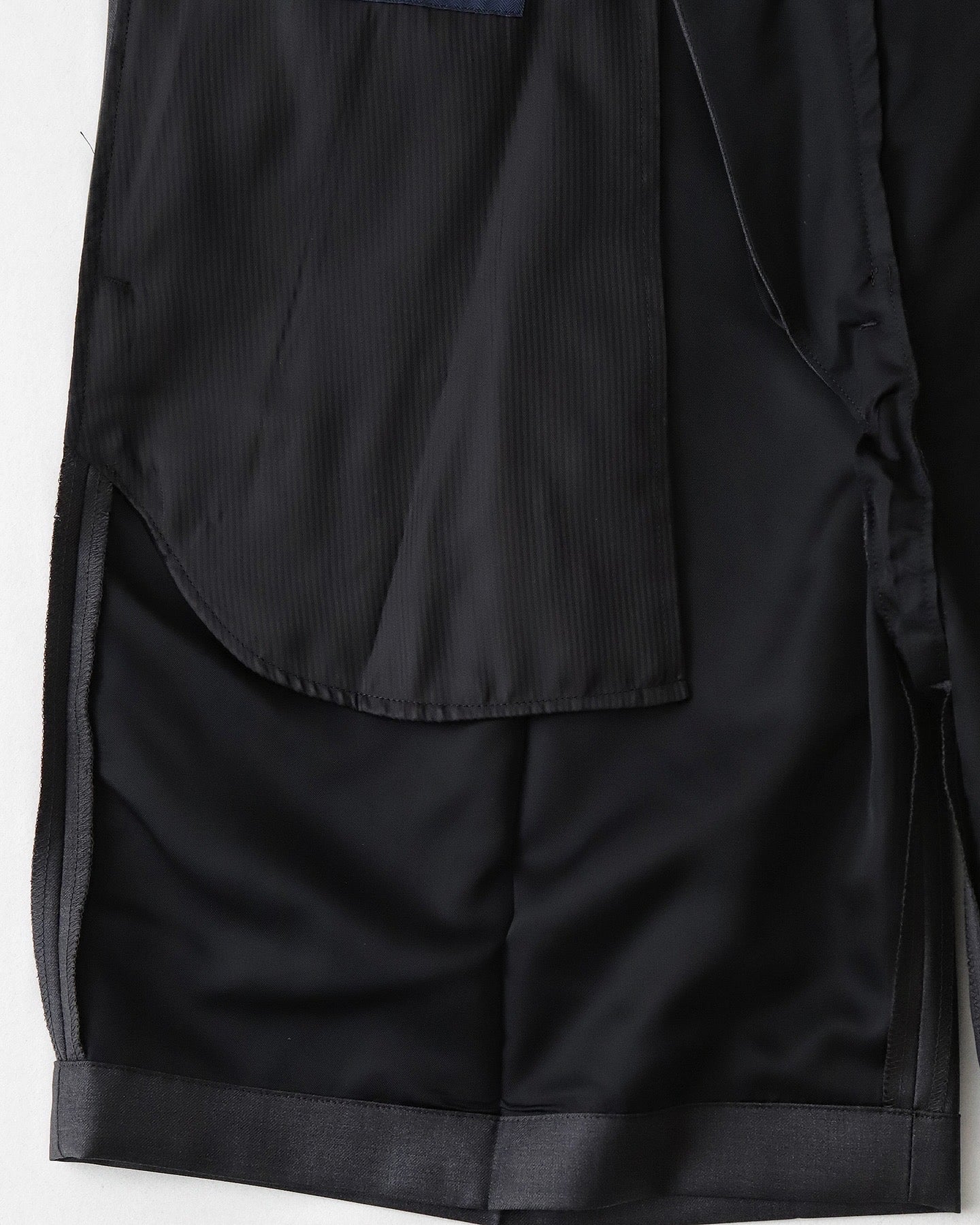 DOUBLE PLEATED SHORT TROUSERS / Ermenegildo Zegna