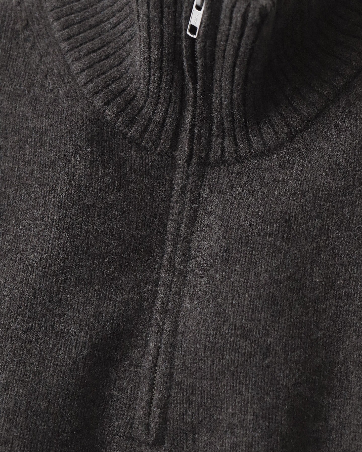 LAMBS WOOL HALF ZIP SWEATER