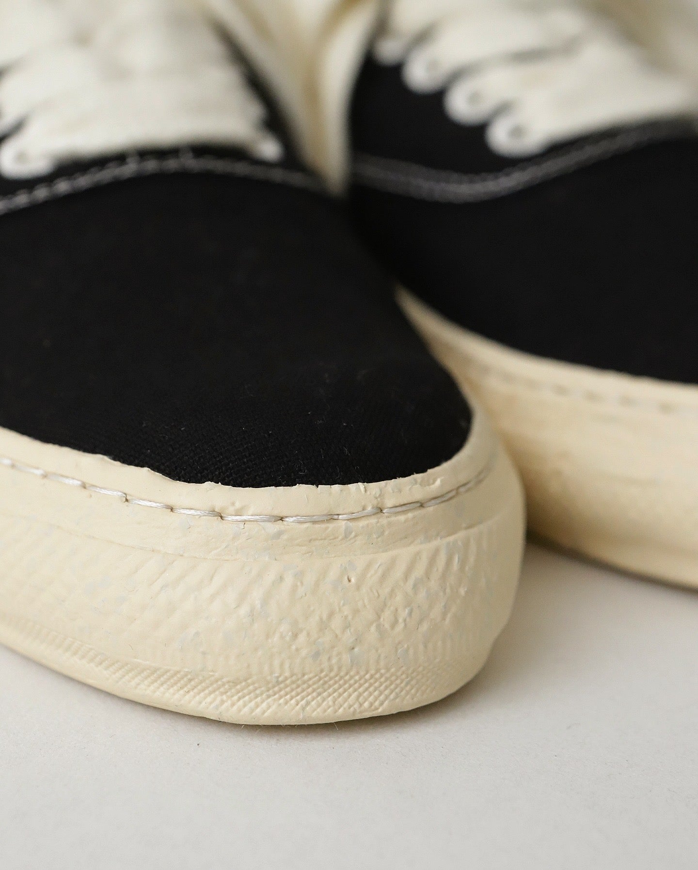COLORADO CANVAS LOW-TOP SNEAKERS