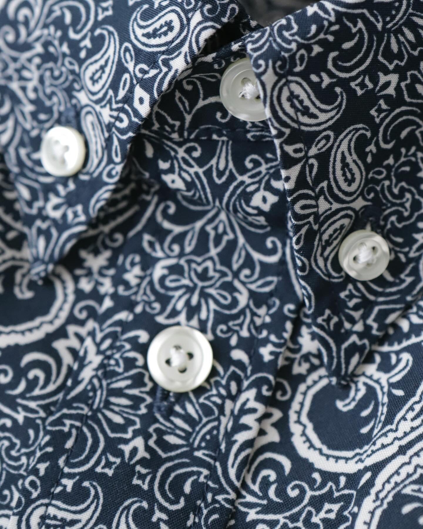 W's TECH BUTTON DOWN SHIRTS L/S PAISLEY