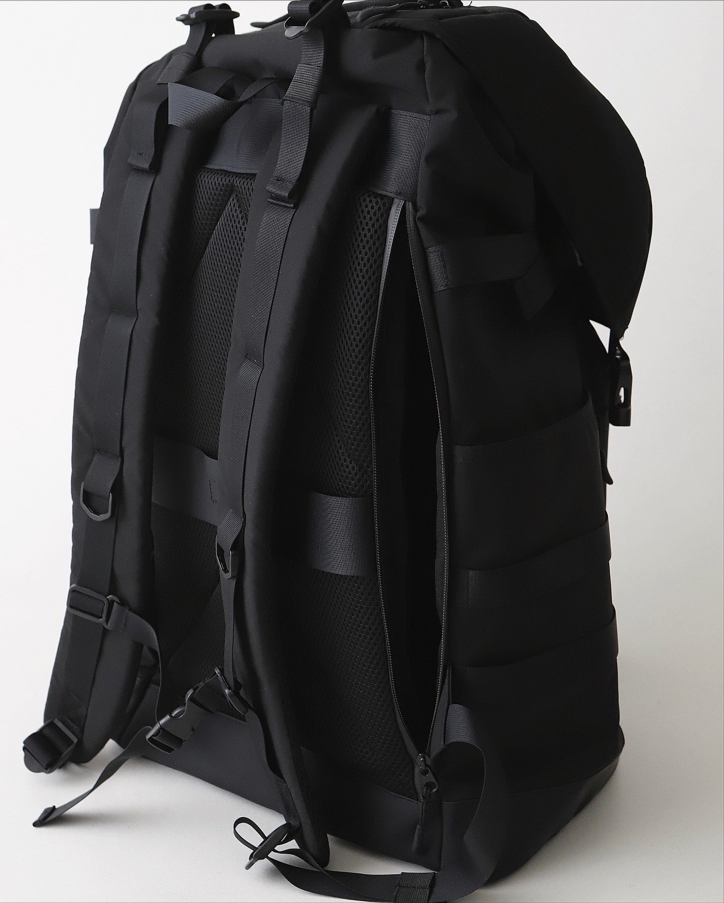 EXPEDITION BACKPACK