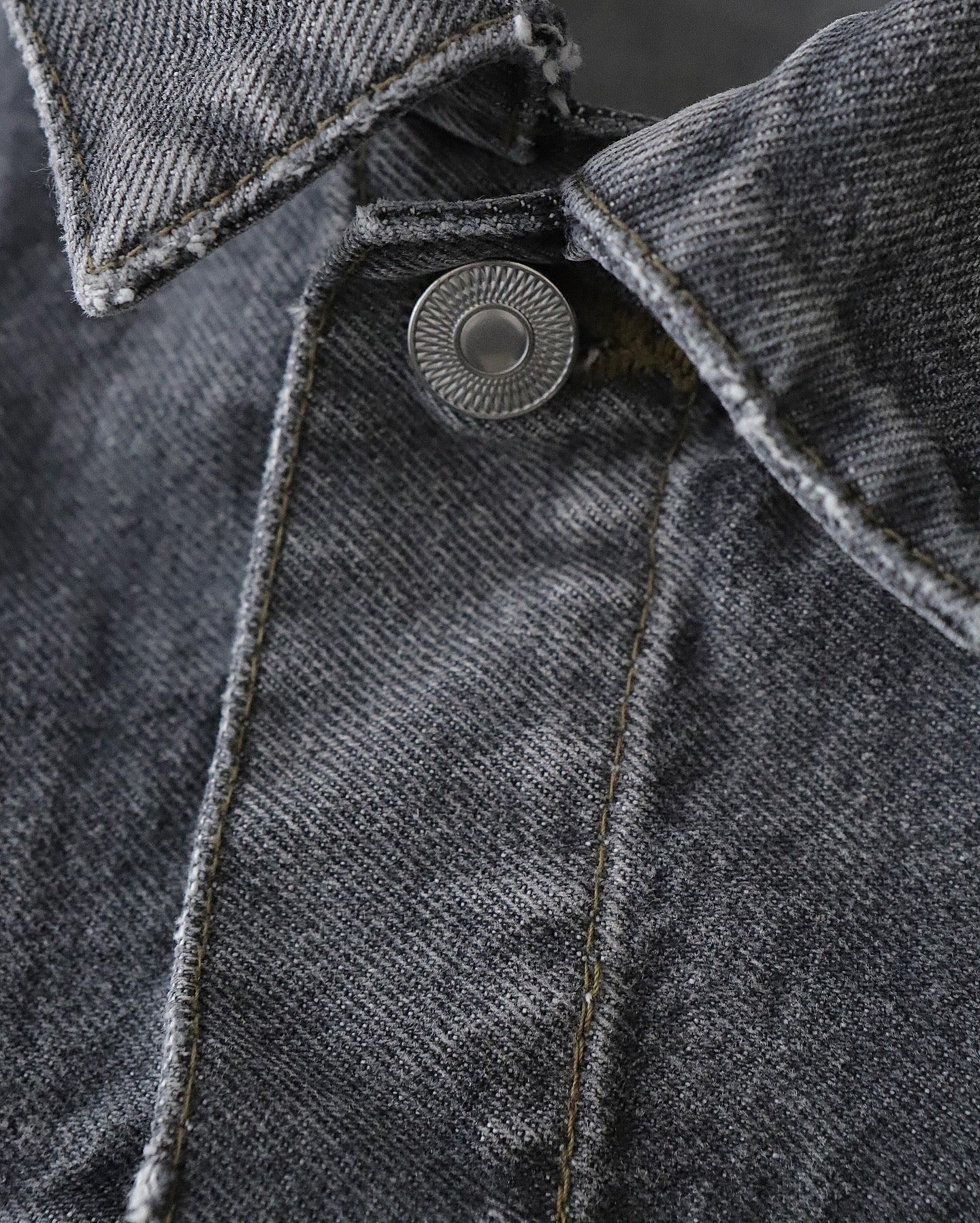 VINTAGE GRAY DENIM JACKET