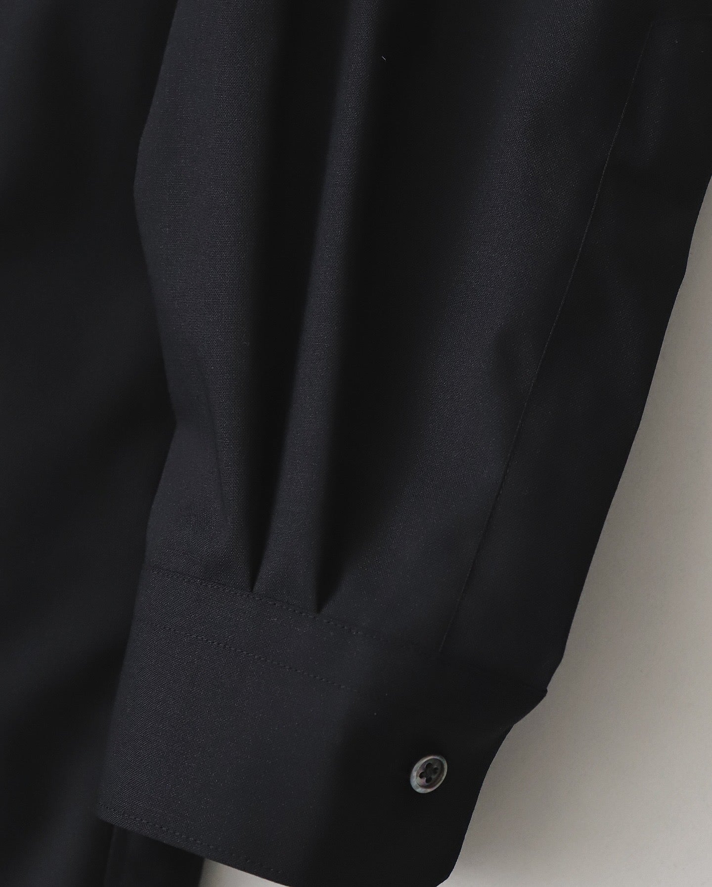 TECHNO WOOL TROPICAL OVERSIZED BAND COLLAR SHIRT