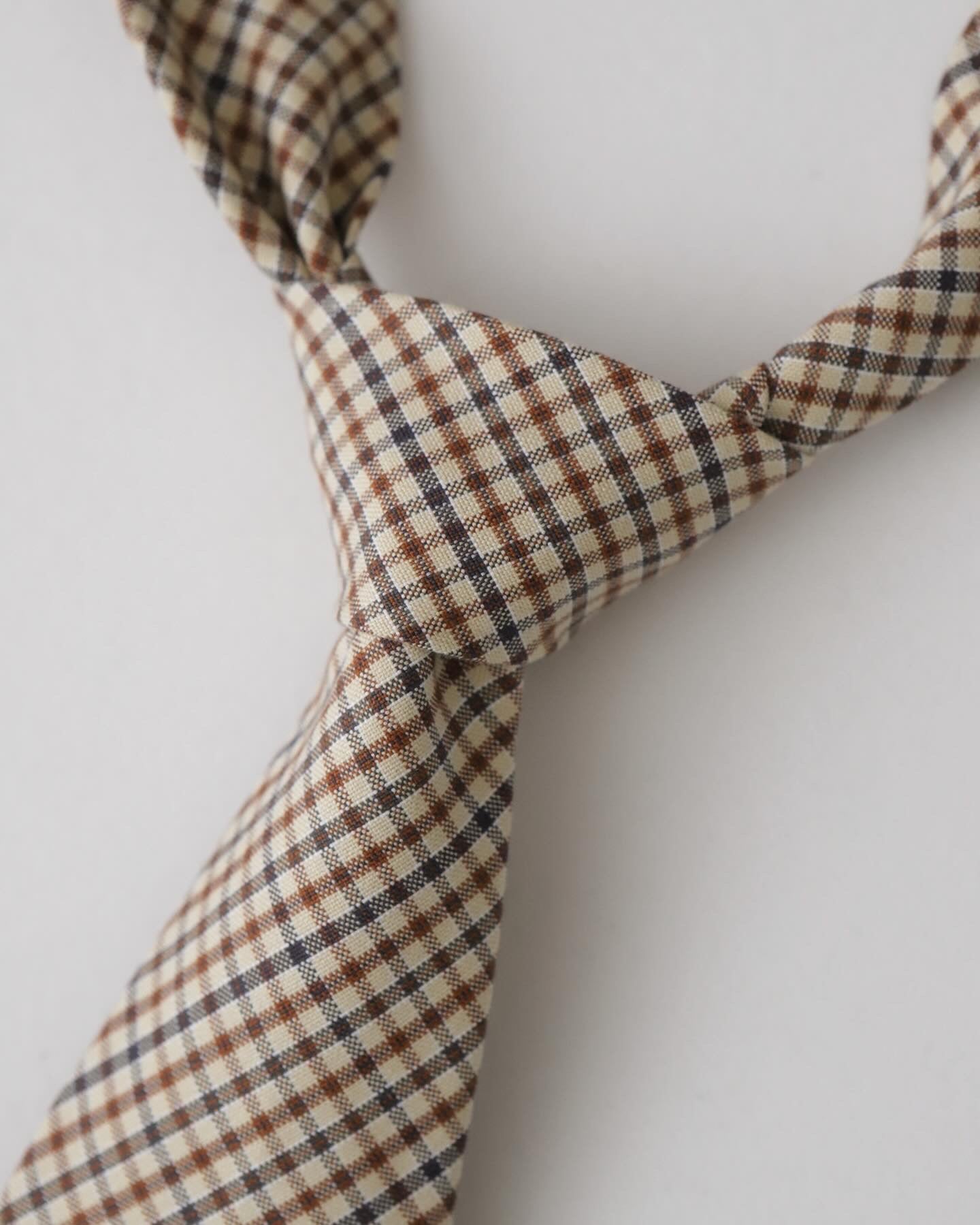 UNLIKELY TIE OXFORD