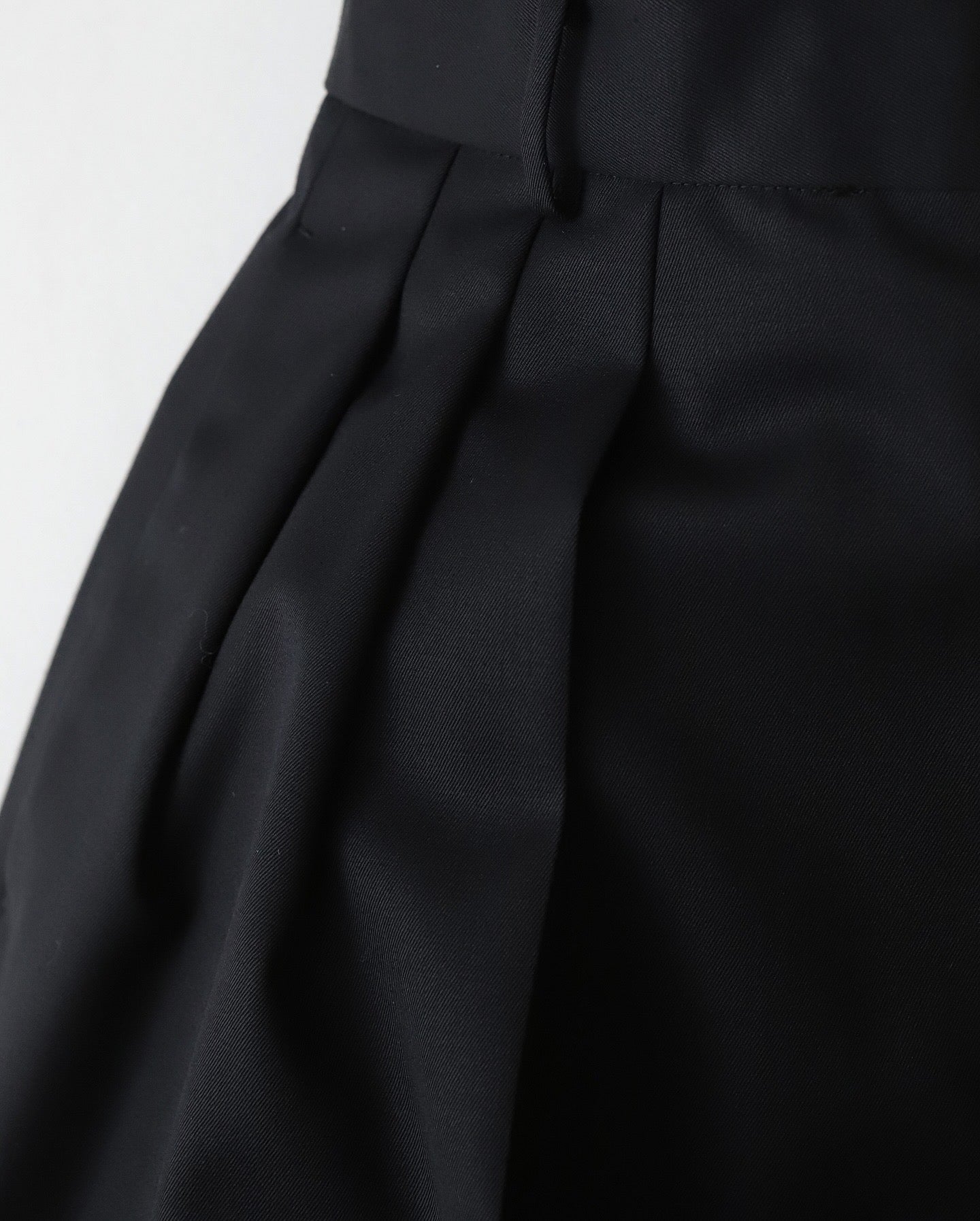 COMPACT WOOL 3TUCKED WIDE PANTS（WOMEN）
