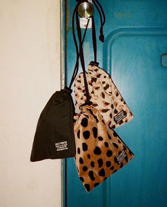 LEOPARD VELOUR DRAWSTRING BAG