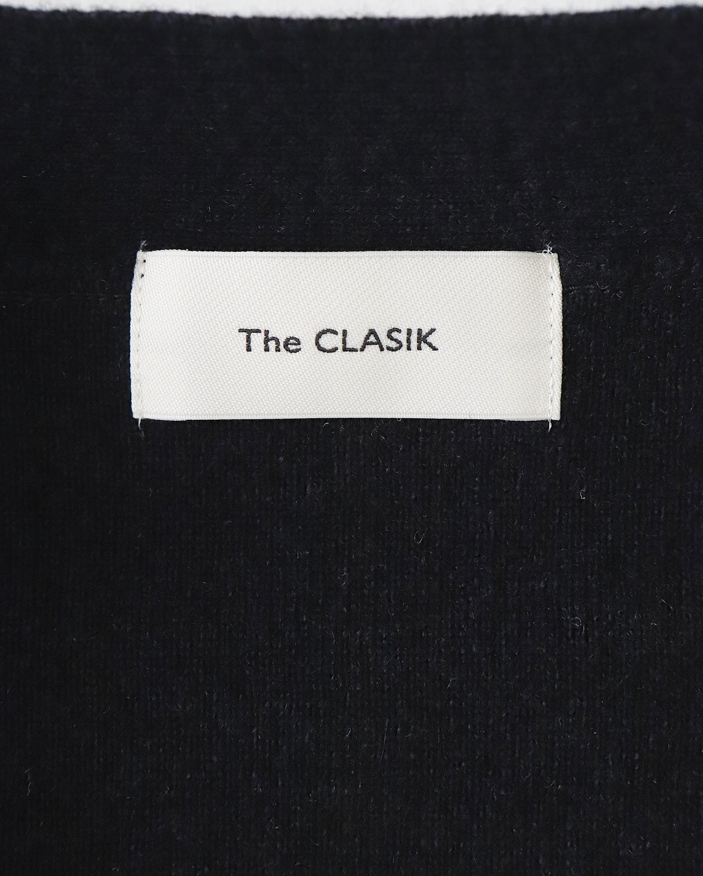 V-NECK CARDIGAN｜LAMS WOOL INTERLOCK KNITTED