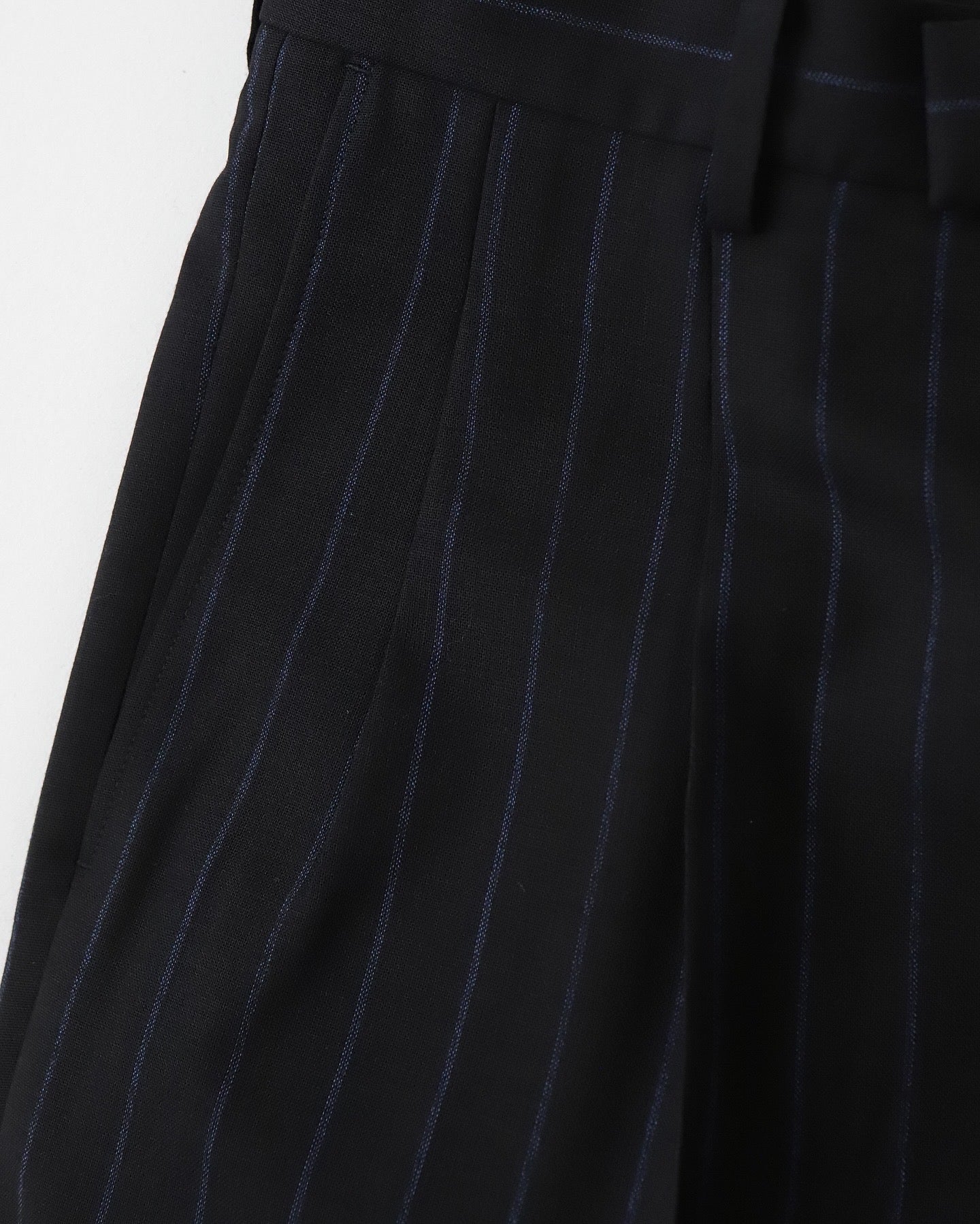 DOUBLE PLEATED SHORT TROUSERS / Dormeuil