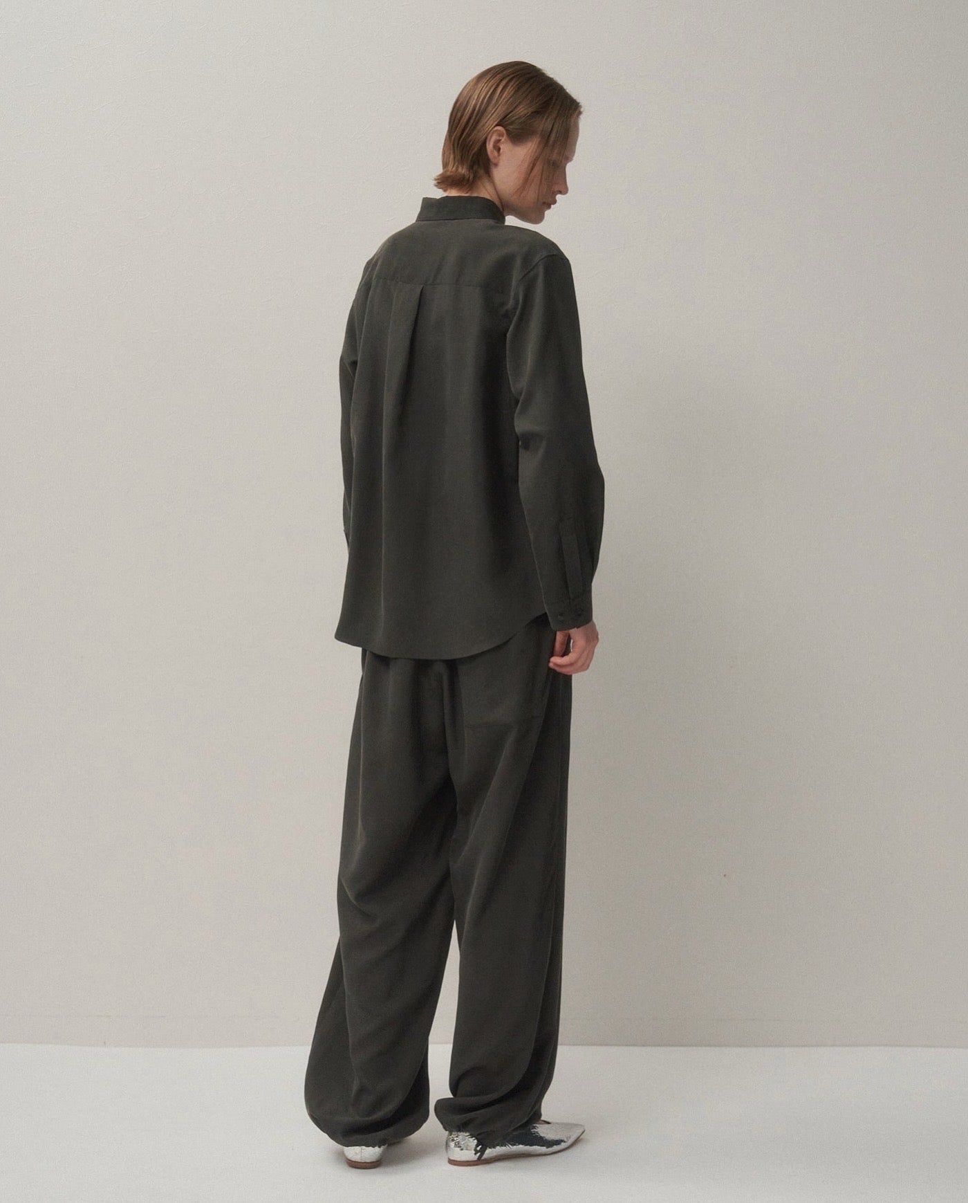 SILK SUEDE BUTTON DOWN SHIRT（WOMEN）