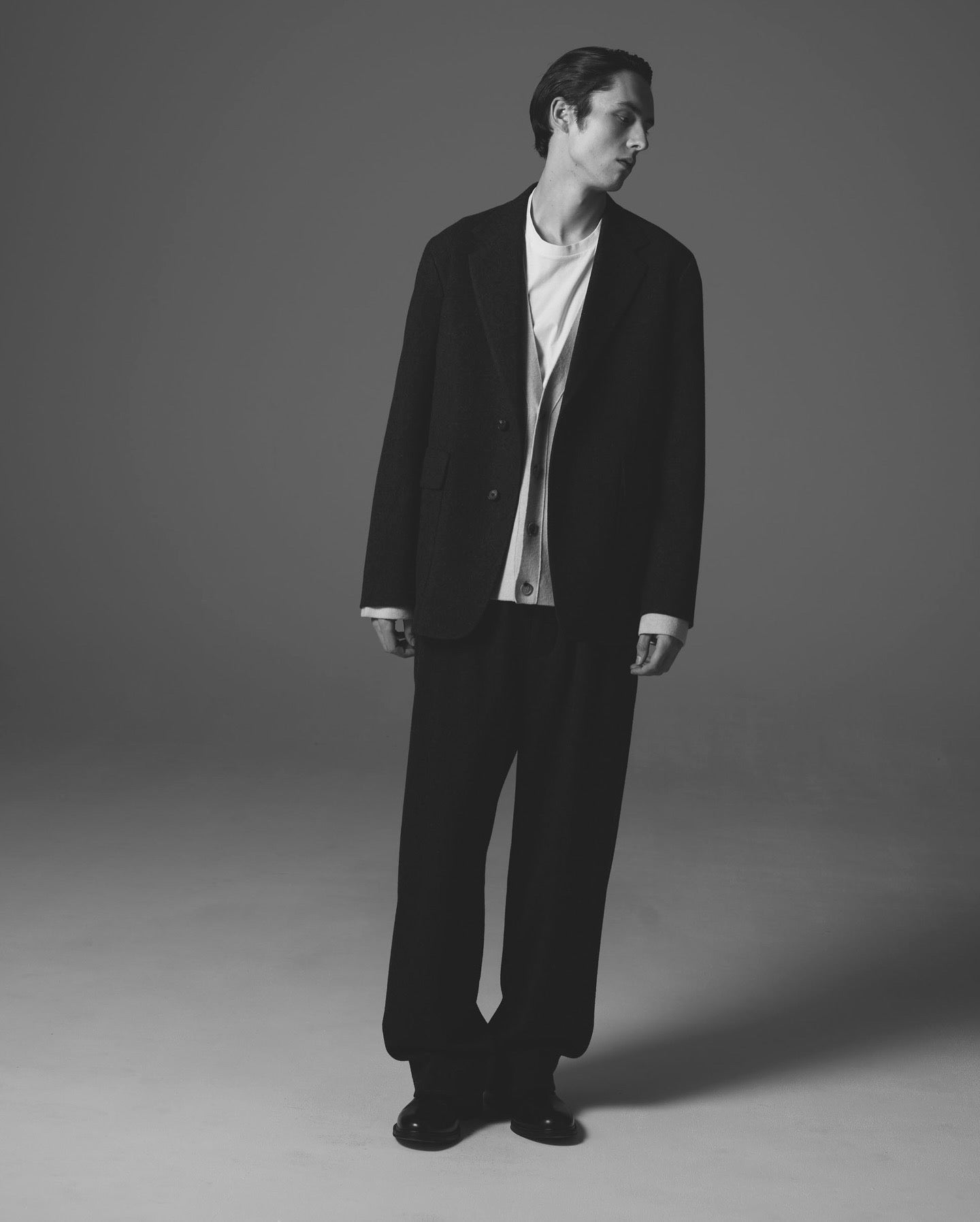 V-NECK CARDIGAN｜LAMS WOOL INTERLOCK KNITTED