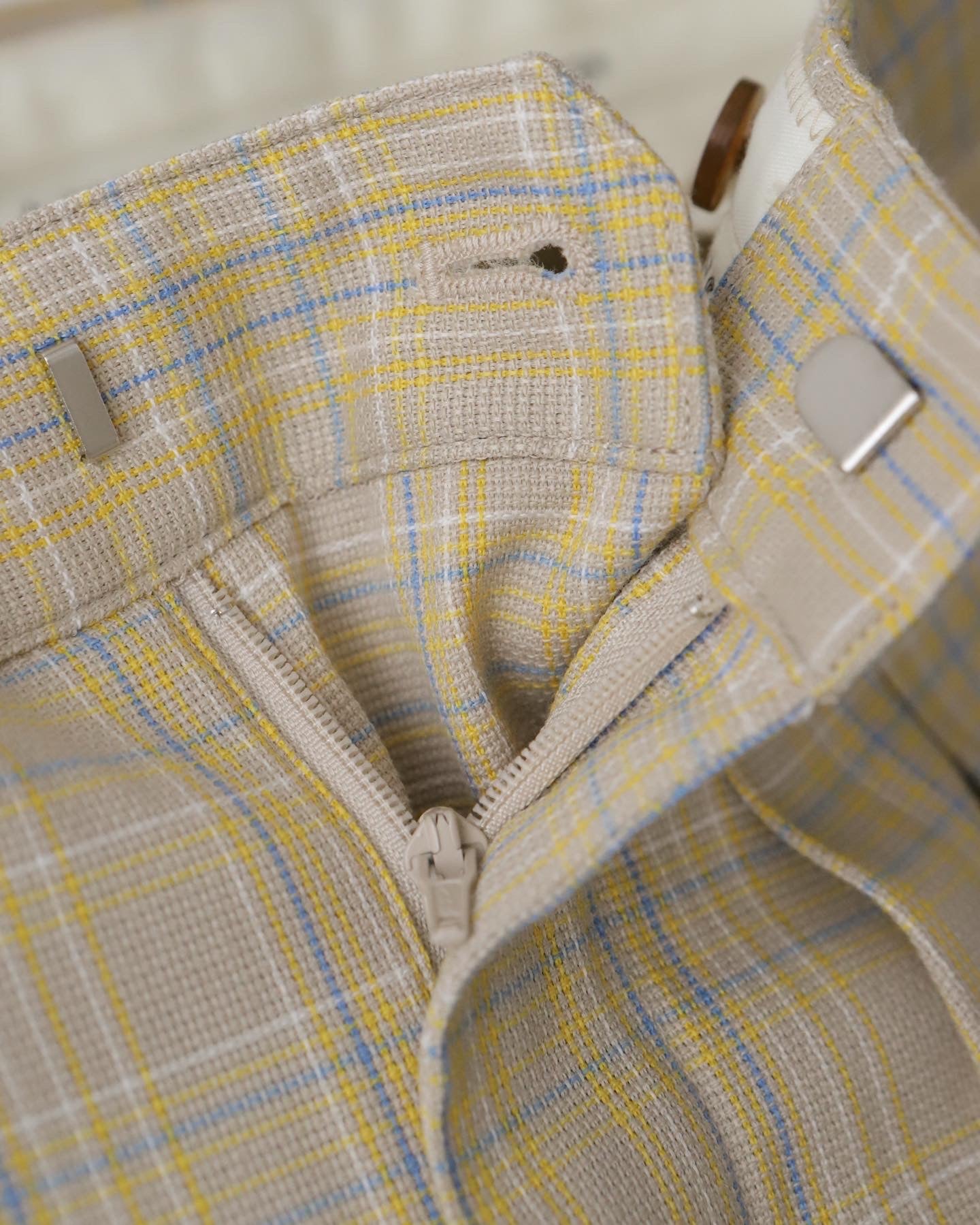 FARAH｜TWO-TUCK WIDE SHORTS / SOUVENIR CHECK