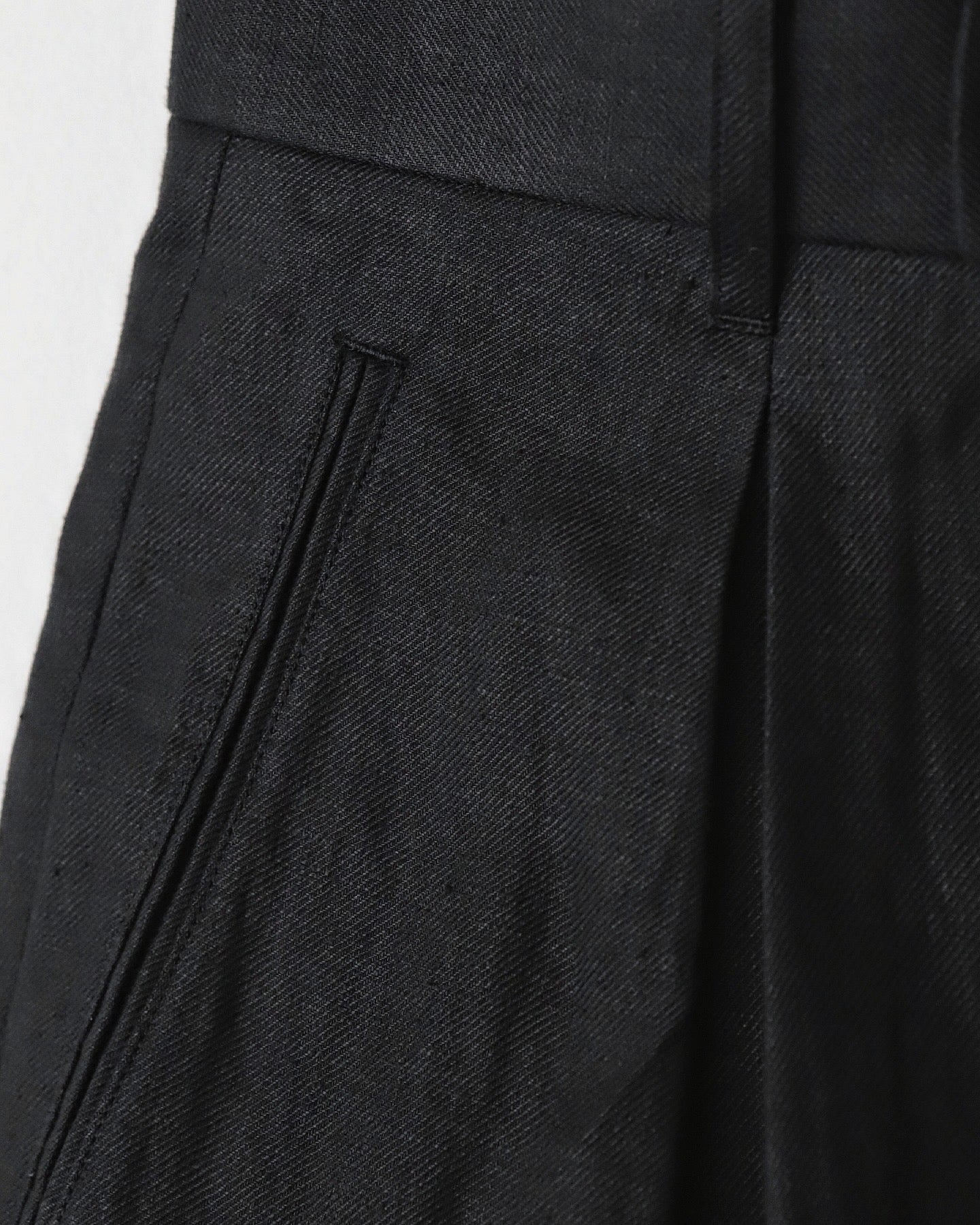 INVERTED PLEATS TROUSER