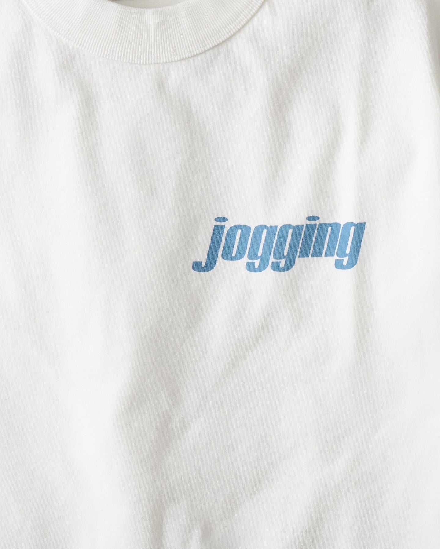 UNLIKELY AUTHENTIC GRAPHIC TEE "JOGGING"