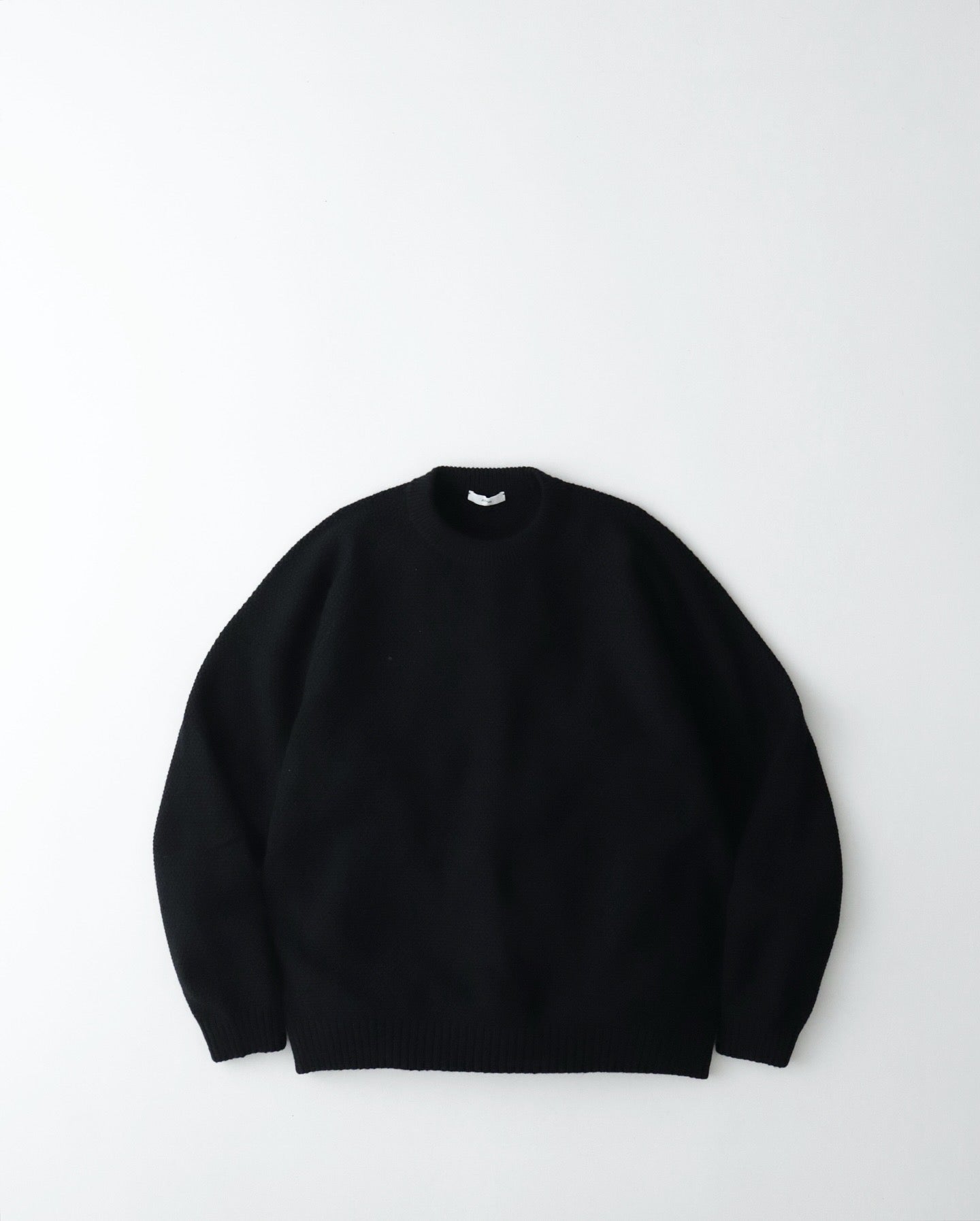 LAMBS WOOL CREWNECK SWEATER