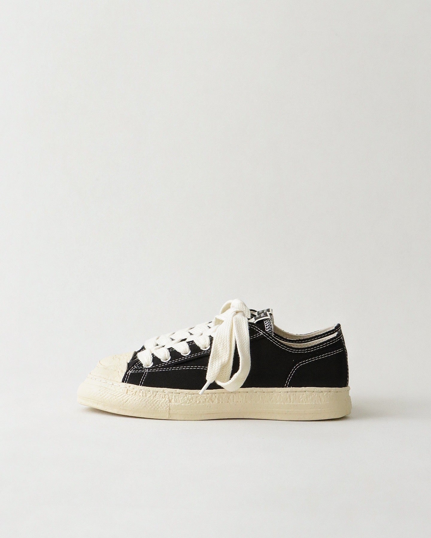 TRENT CANVAS LOW-TOP SNEAKERS