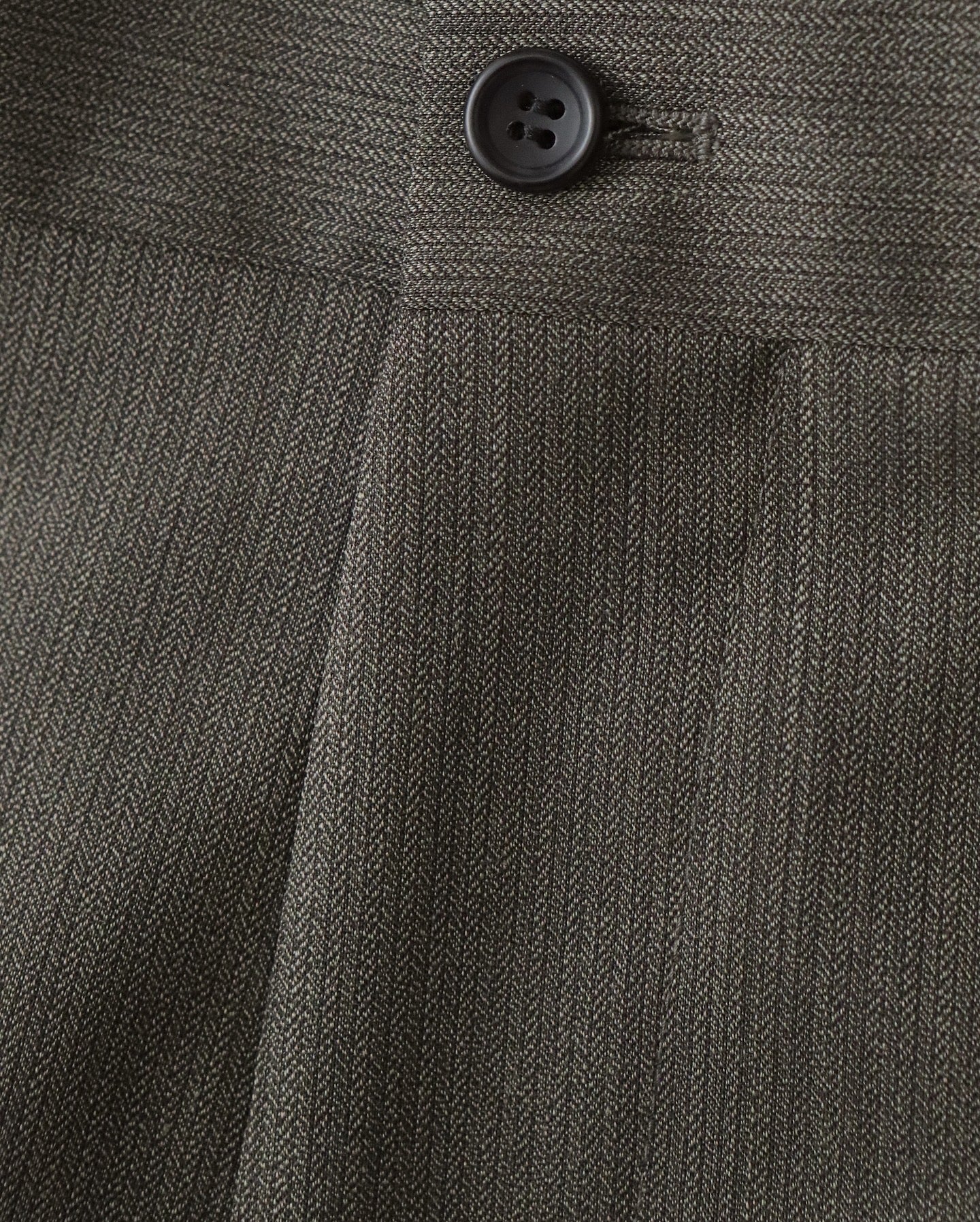 Graphpaper MELANGE HERRINGBONE PLEATED WIDE SHORTS – NCNR ONLINE STORE