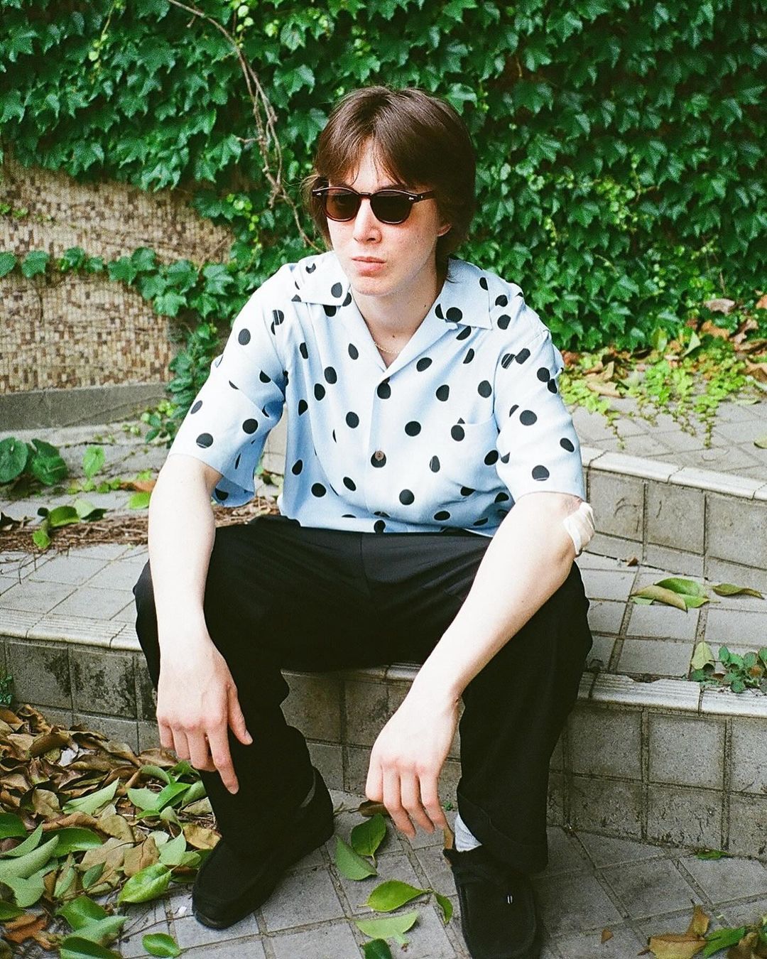 DOTS OPEN COLLAR SHIRT