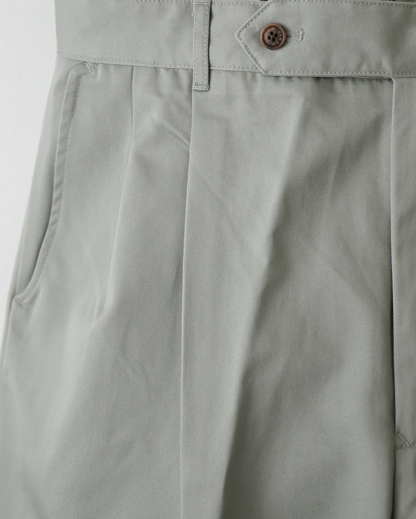 OUT TUCK WIDE TAPERED PANTS