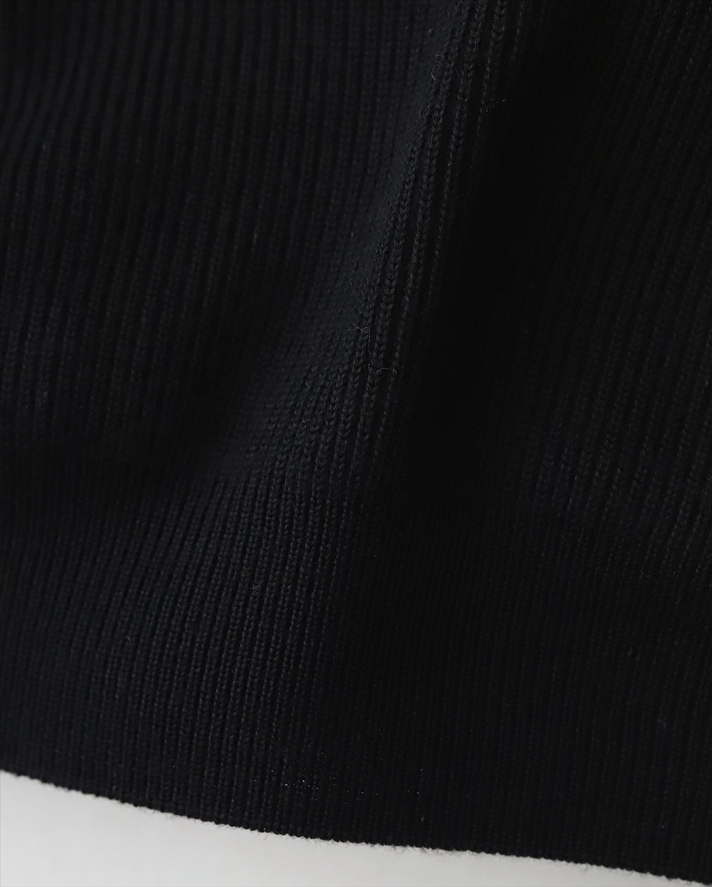 HIGH DENSITY CREW NECK KNIT