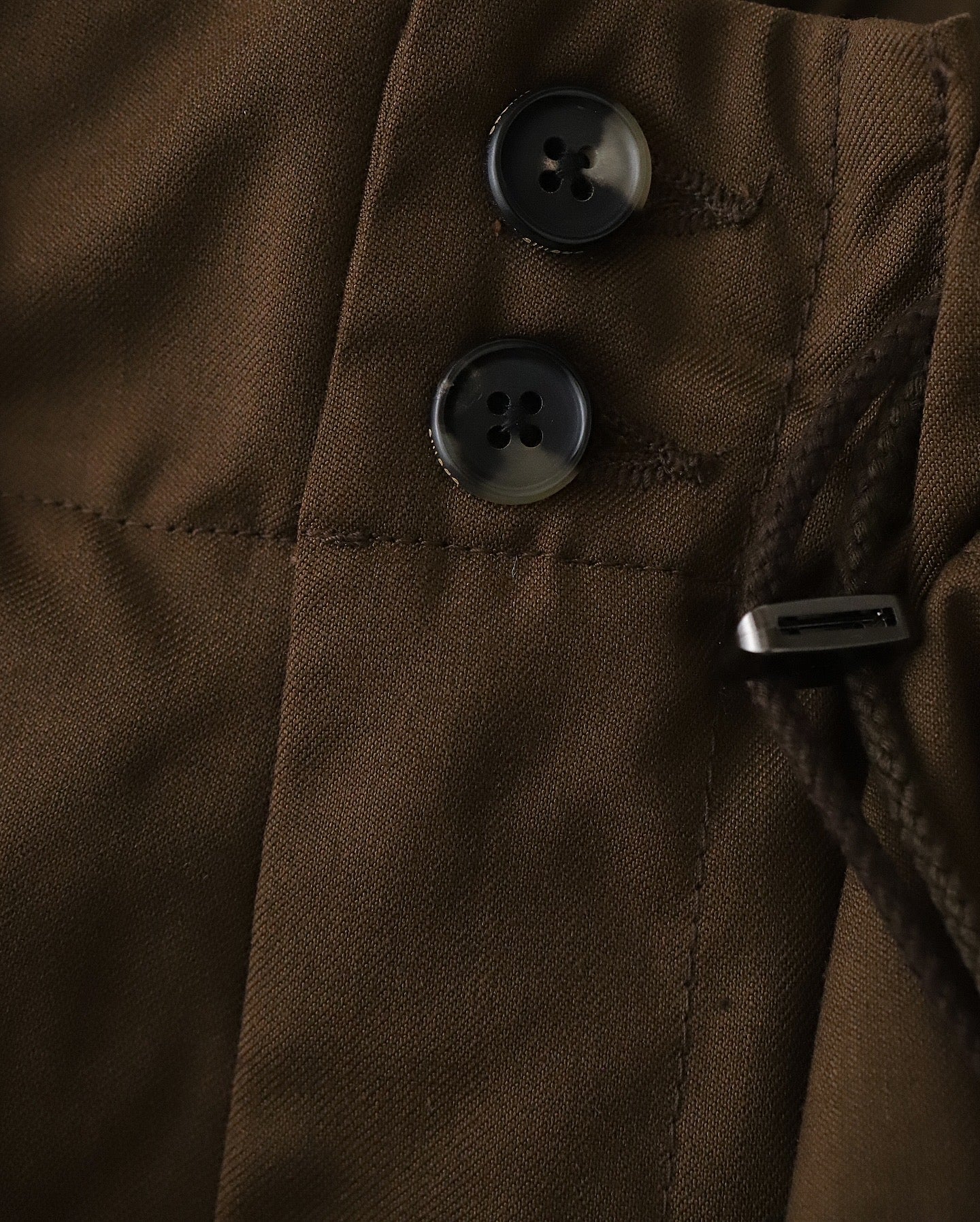 CIRCULAR SHORT PANTS BROWM TWILL