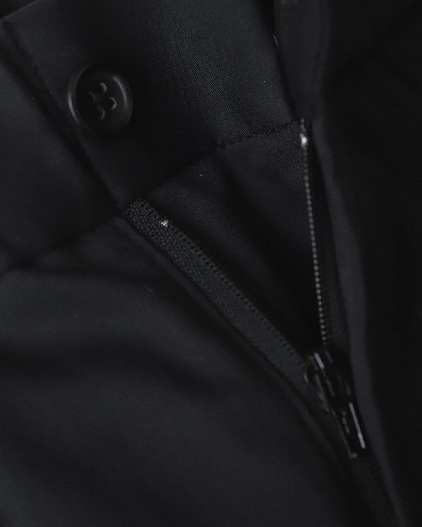 SILICON POPLIN TWO TUCK EASY PANTS