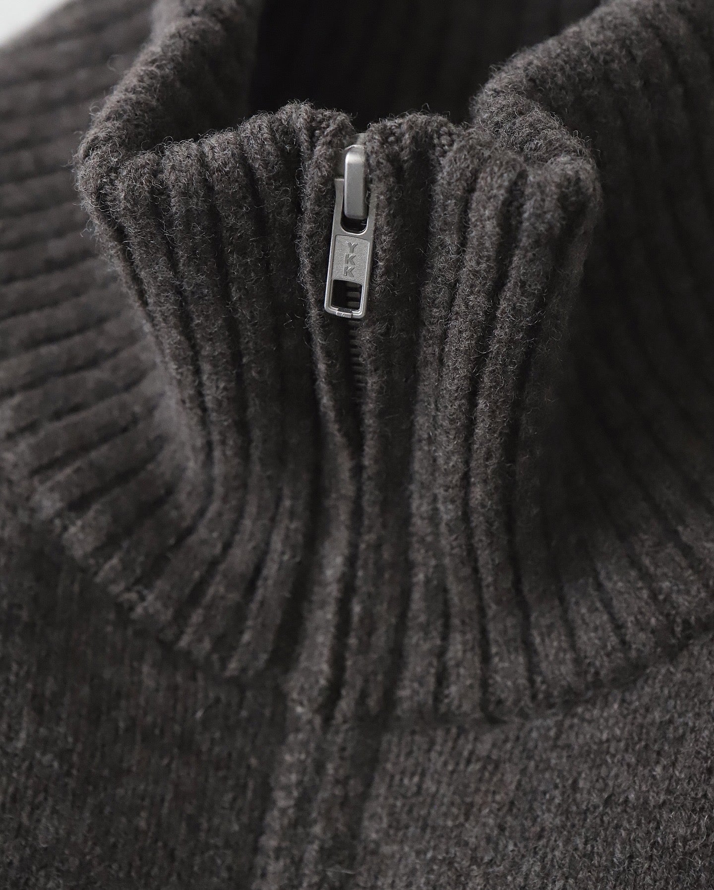 LAMBS WOOL HALF ZIP SWEATER