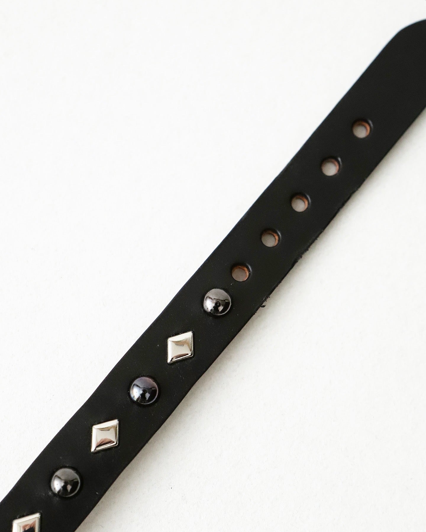WOLF’S HEAD / STUDS LEATHER WRIST BAND（15mm）L