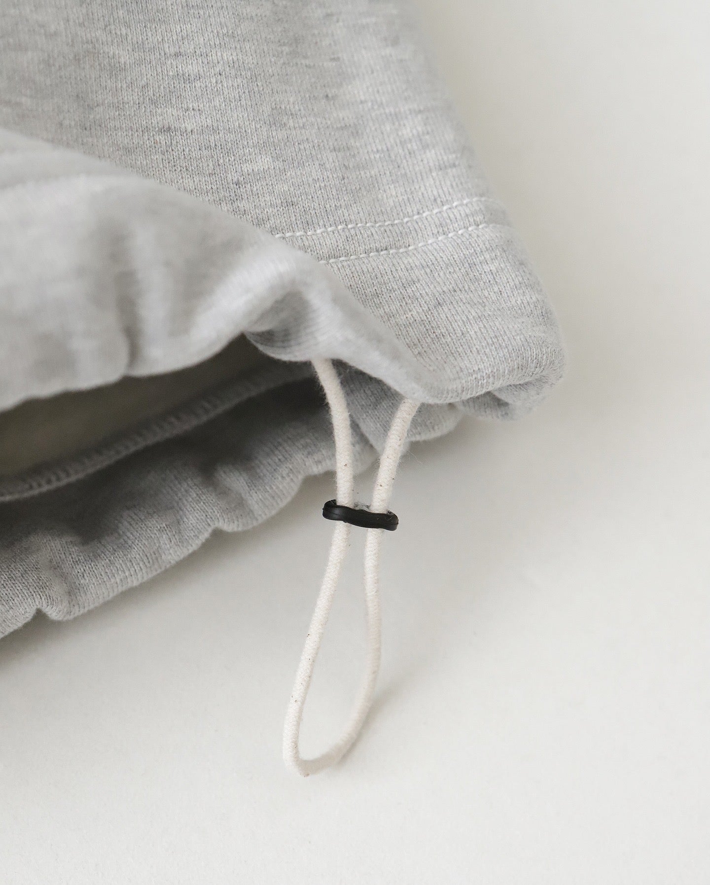 UNLIKELY SIMPLE SWEAT PANTS