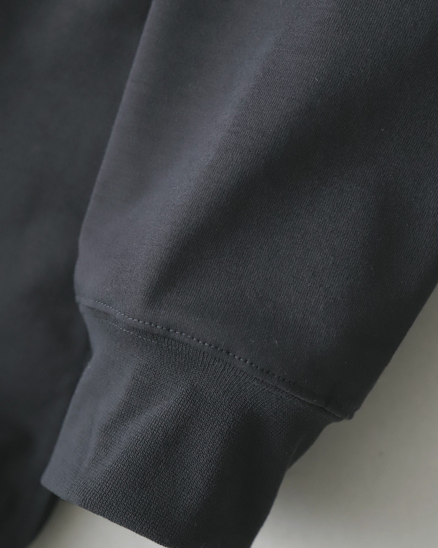 TECH DRAWSTRING L/S TEE